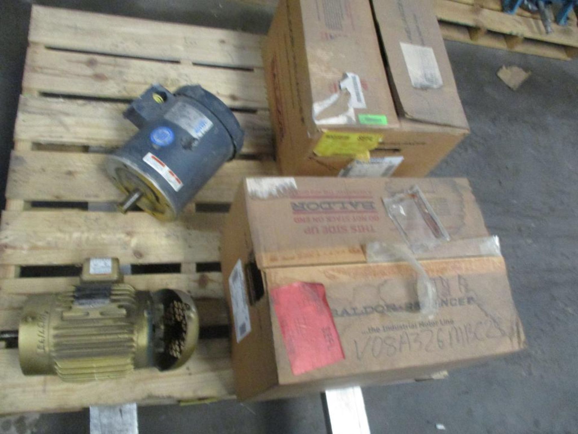 (2) (New) Baldor 2 HP Motors, (1) (Used) Baldor 1-1/2 HP Motor, (1) (Used) Leeson 3/2 HP Motor - Bild 2 aus 4