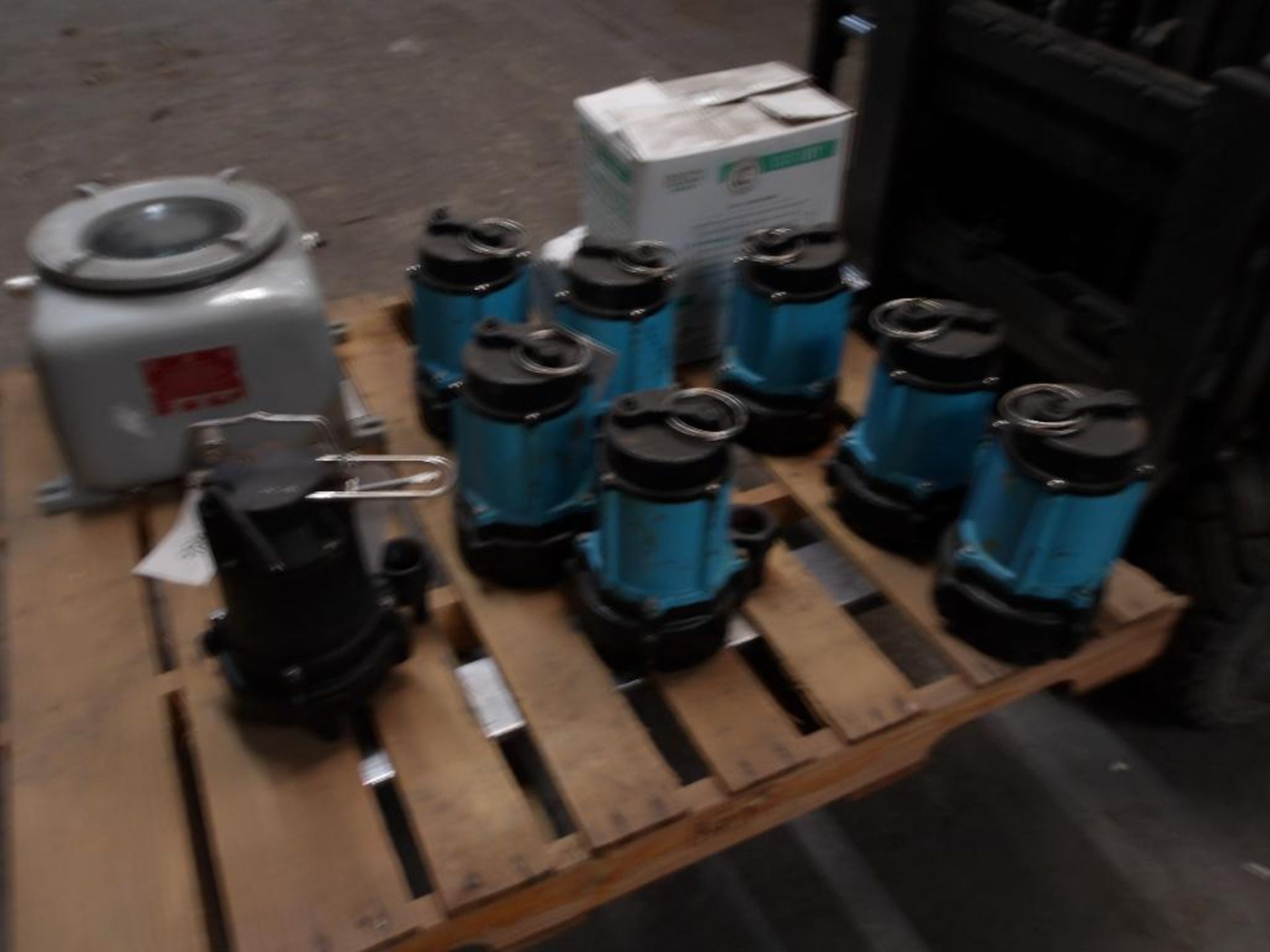 (10) Little Giant Submersible Sump Pumps, 1/3 HP, 110 V ((7) Pumps are Used) - Bild 3 aus 5