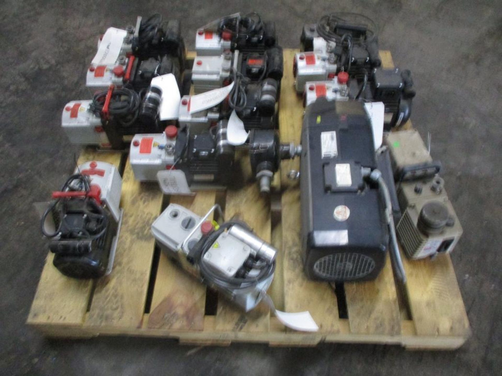 (10) Pfieffer Duo 2.5 & 3 Vacuum Pumps, Busch DC 0025, Edwards, (14) pcs. - Image 2 of 4