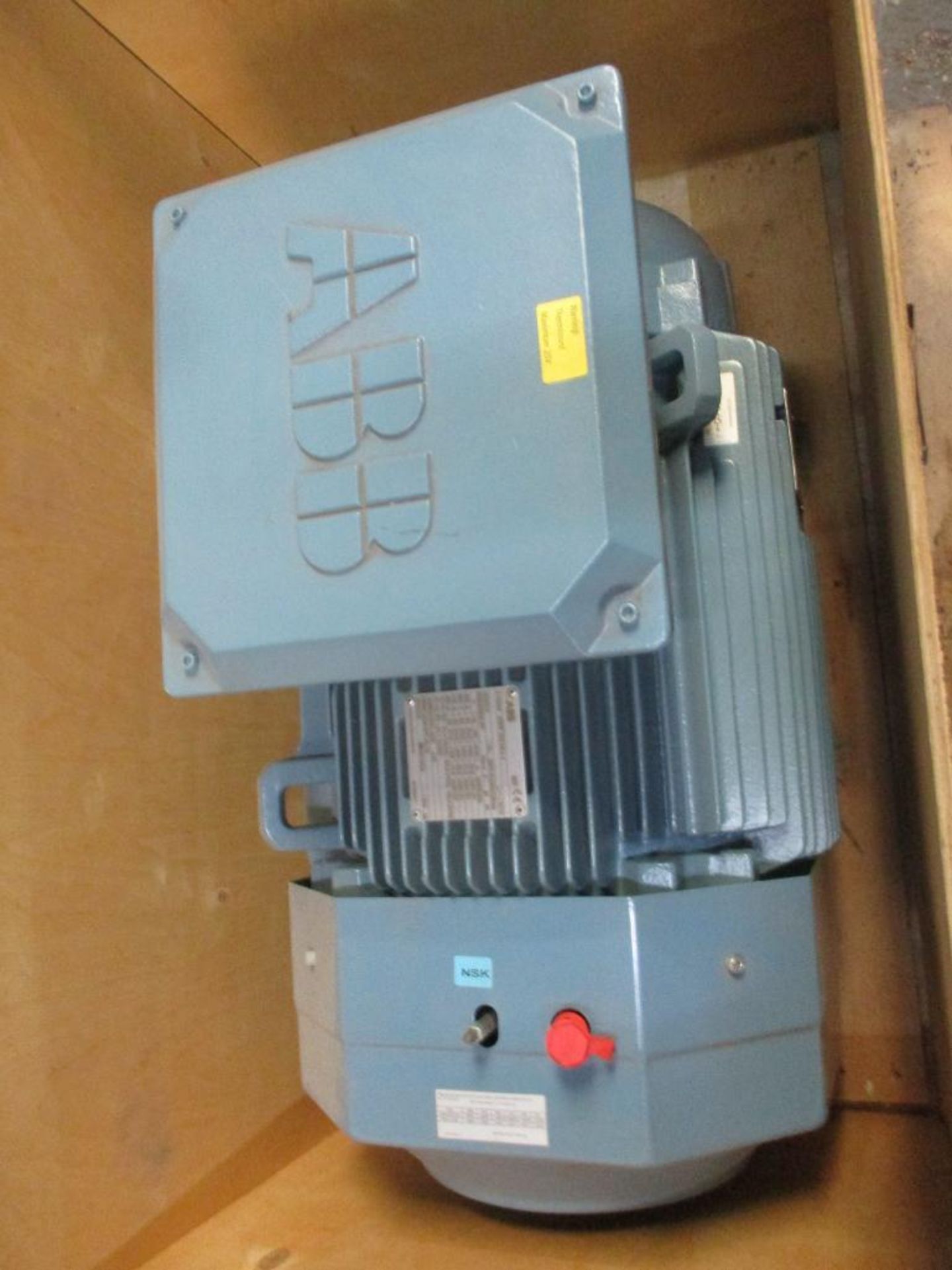 (New) ABB 30 KW Motor, (New) (2) Leeson 4 or 3 HP Motors, (Used) Servo Motor - Bild 2 aus 4