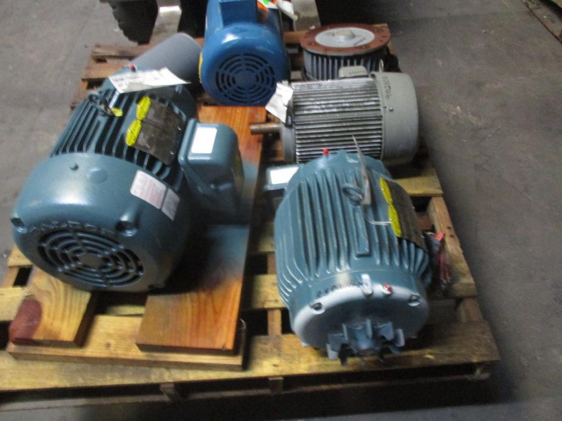 (New) Baldor 10HP Motor, 215T Frame, 230/460 V, 3500 RPM, 3-PH, (New) Baldor 7-1/2HP Motor, 213TC Fr - Image 3 of 4