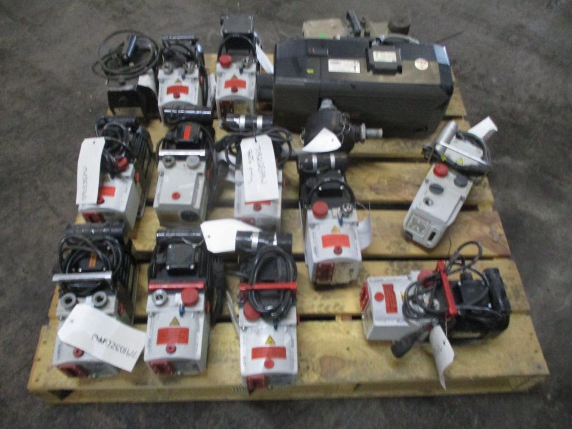 (10) Pfieffer Duo 2.5 & 3 Vacuum Pumps, Busch DC 0025, Edwards, (14) pcs. - Image 3 of 4