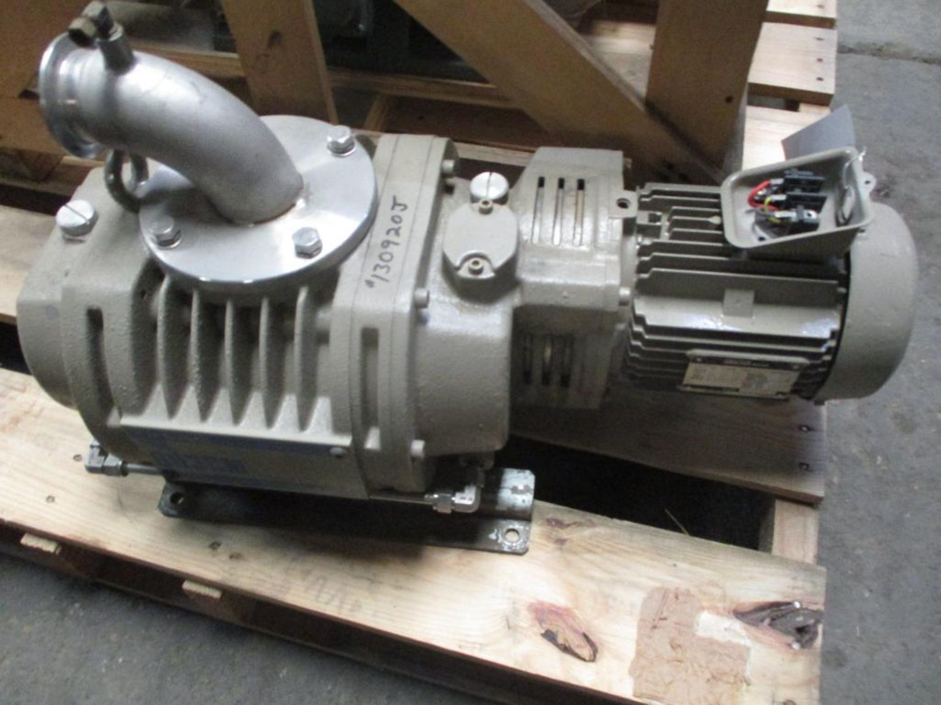 (1) (New) World Wide 30 HP Motor, 286TC Frame, 230/460 V, 1770 RPM, 3 PH, (1) Ulvac PMB 003CM Booste - Image 2 of 4