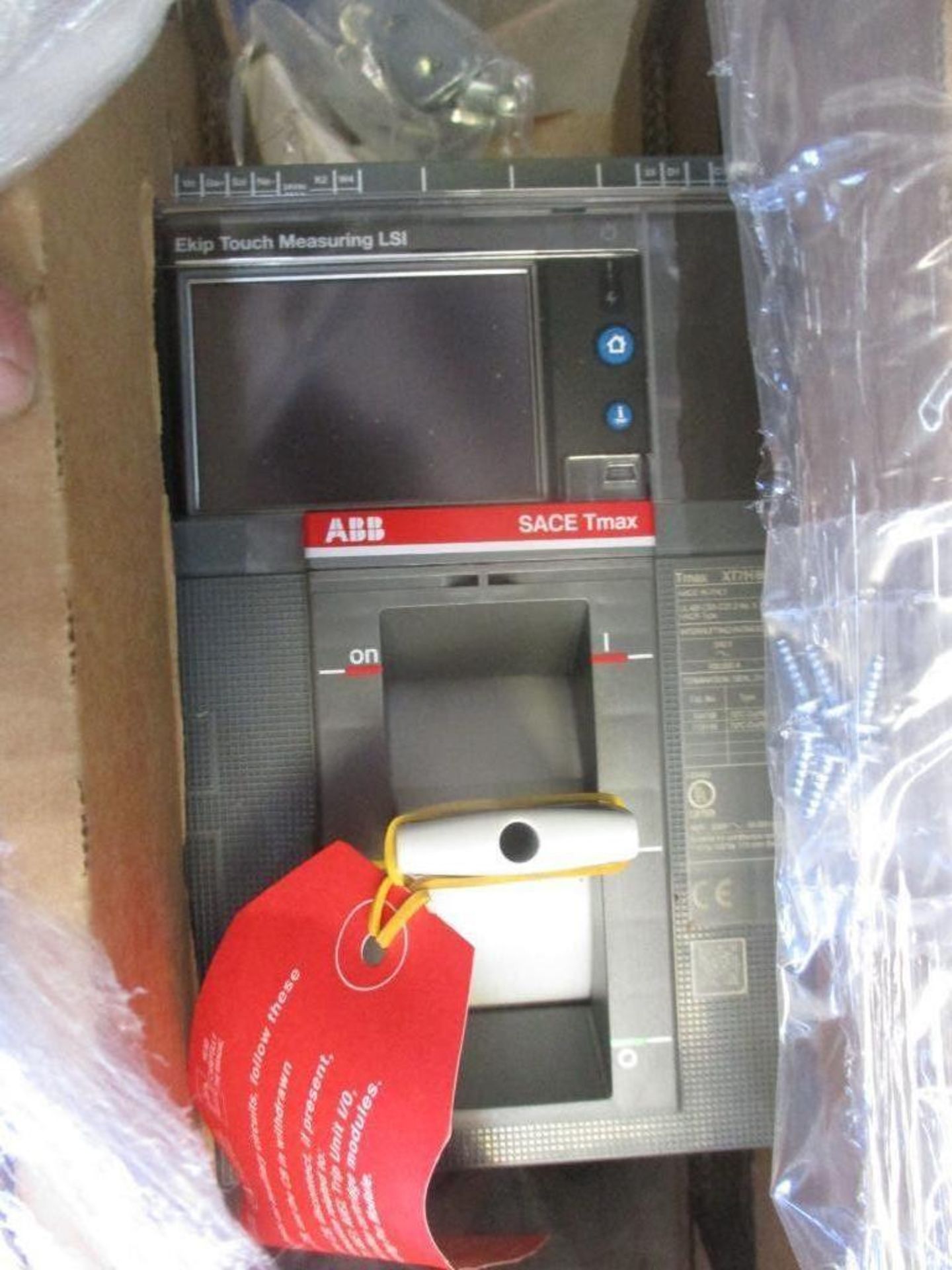 ABB 800 AMP Circuit Breaker, SACE TMAX XT7 H 800, EKIP Touch Measuring LSI 3-Pole (New in Box)