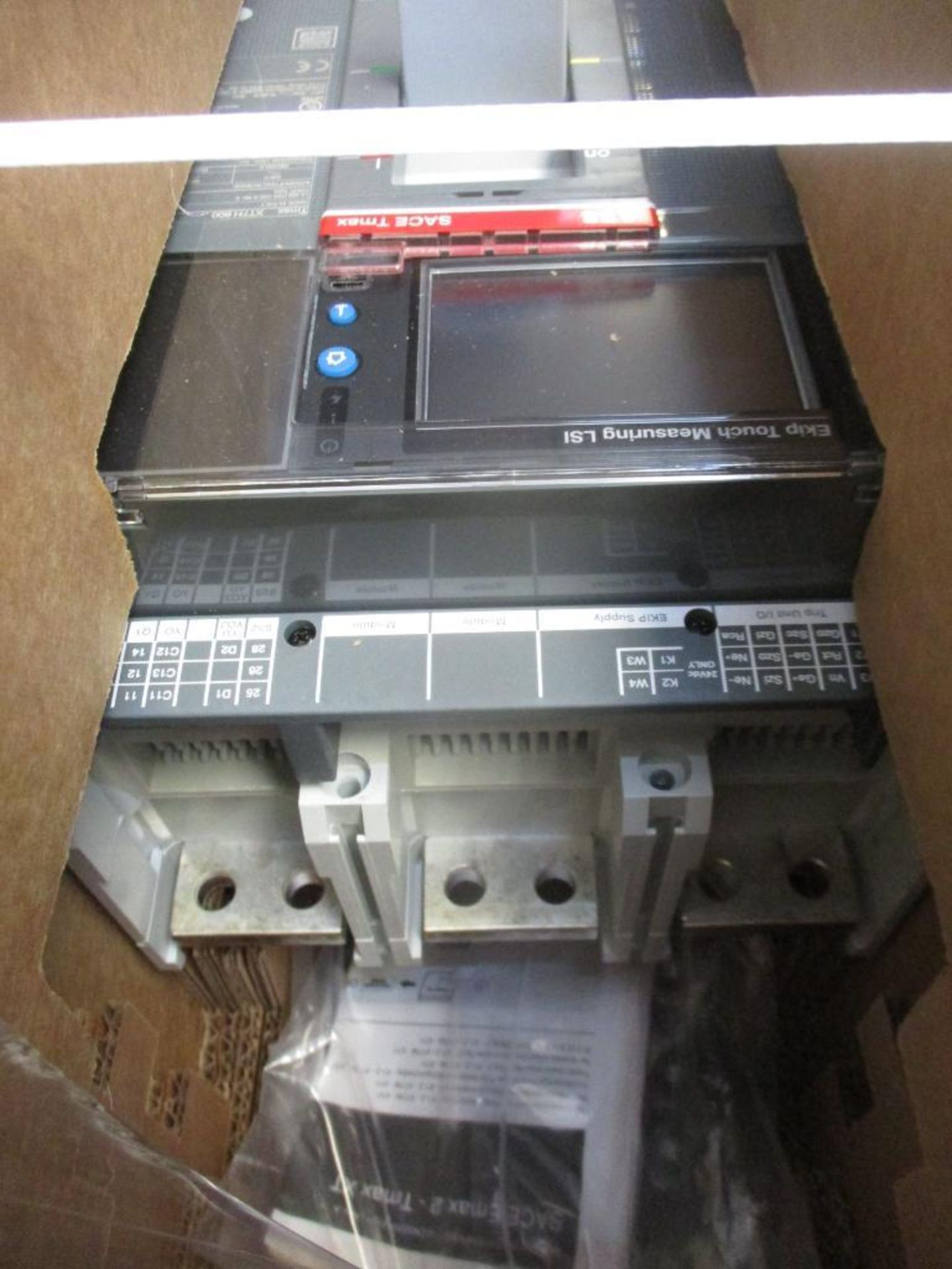 ABB 800 AMP Circuit Breaker, SACE TMAX XT7 H 800, EKIP Touch Measuring LSI 3 Pole (New in Box) - Image 3 of 4