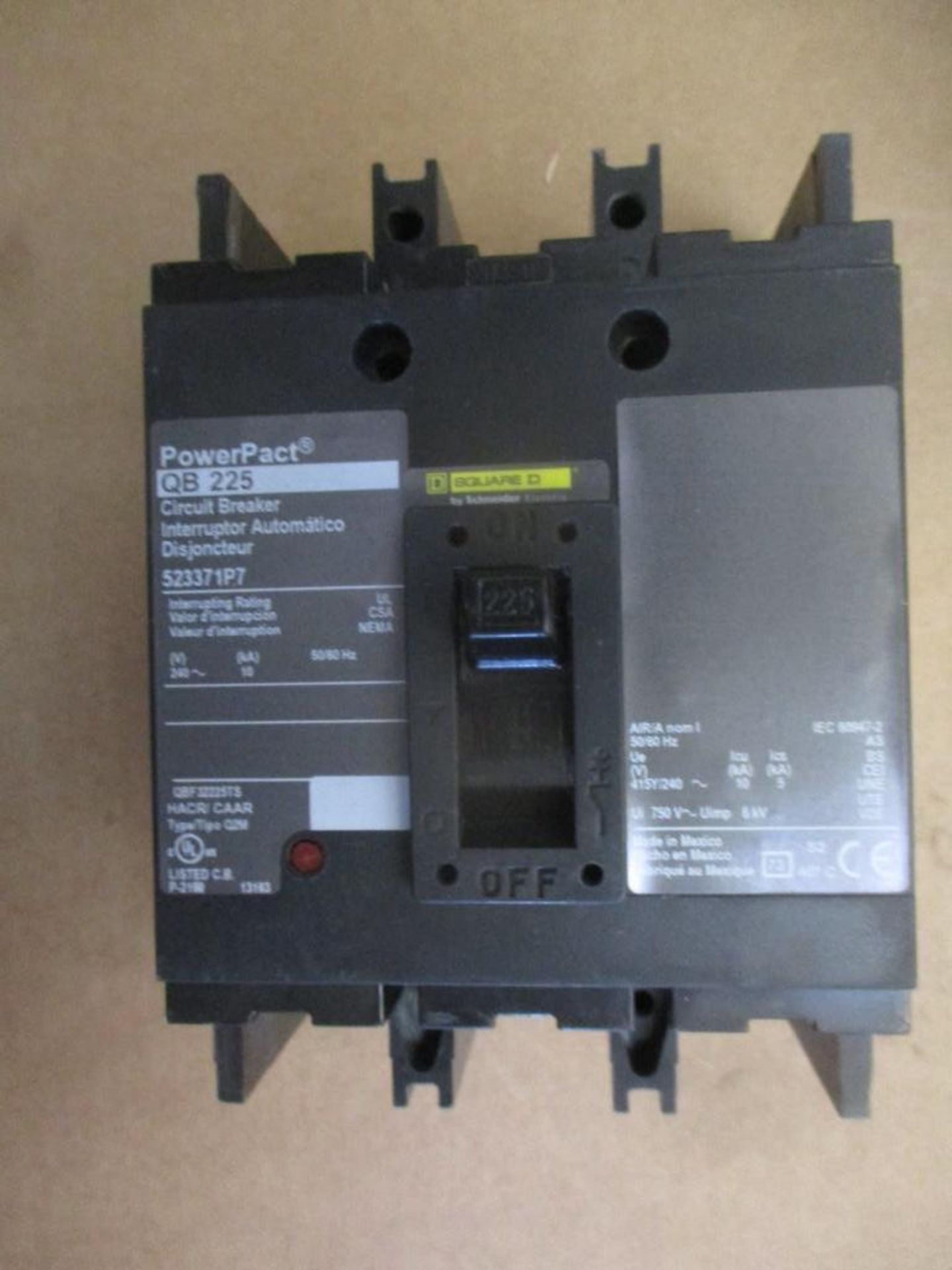 Square D 225 AMP Circuit Breaker, 523371P7, 225A, 3P, 240VAC, PowerPacT QB225 (New in Box)