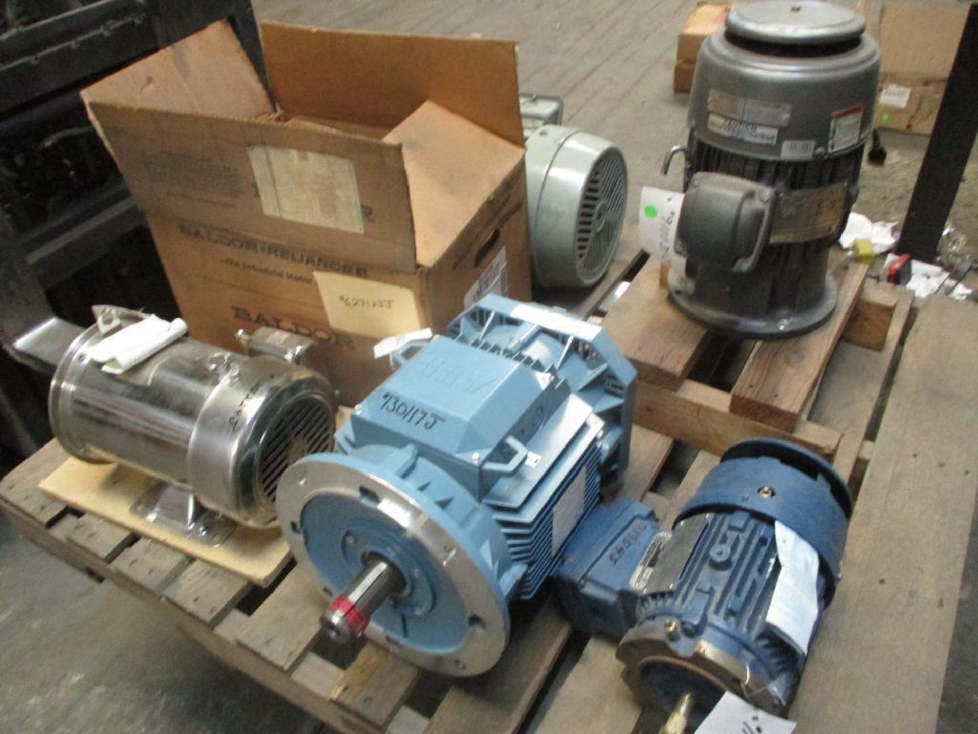 (6) Motors; US 5 HP Vertical Mount, Reliance 10 HP, Reliance 1 HP, Reliance 3 HP, ABB 7.5 KW, & (1) - Image 4 of 4