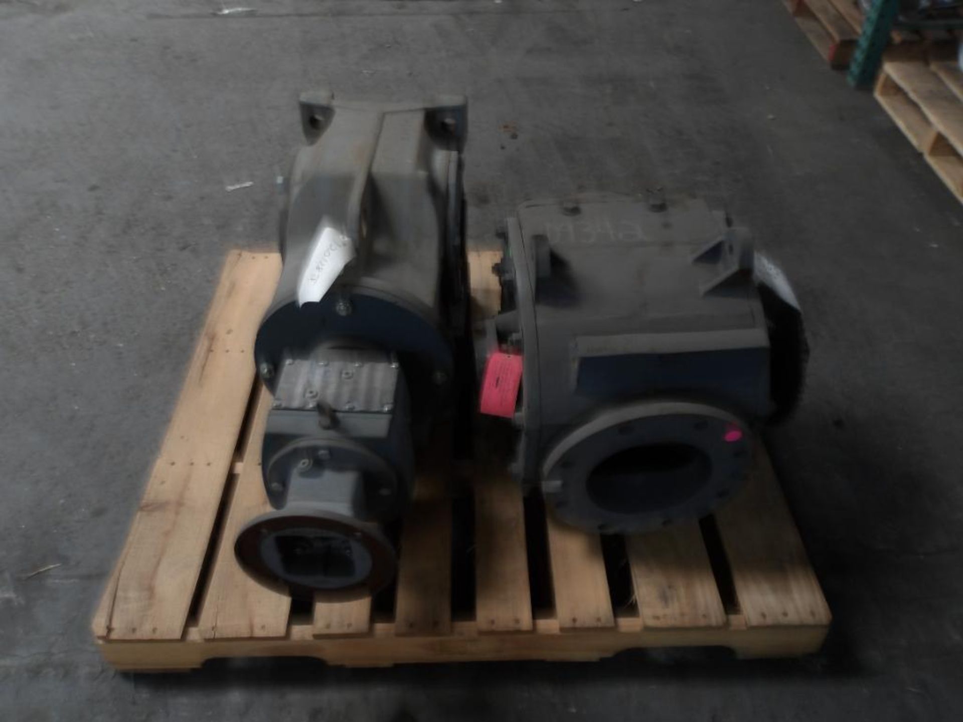 Sew Eurodrive Gearbox & Feeder, Gearbox Type KA107BR77AM184, Ratio: 222.00, Feeder, 8", No Tag (New)