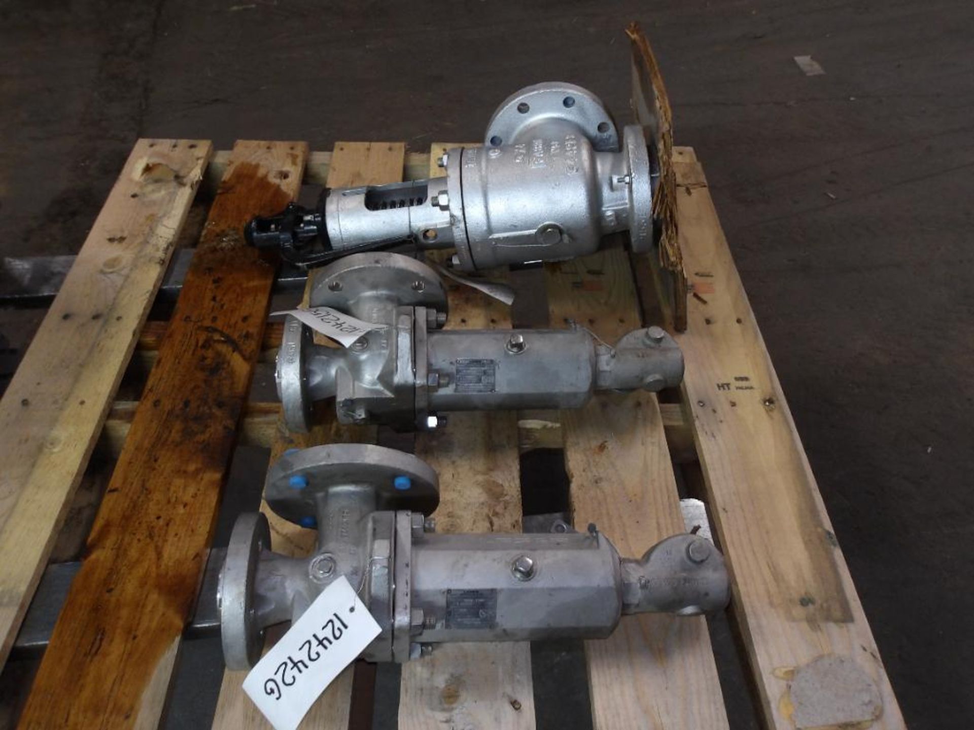 (New & Used) Pressure Relief Valves, (New) Lesser S/S Size 1-1/2x3, (Remanufactured) Farris WCB, 3x4 - Bild 2 aus 6