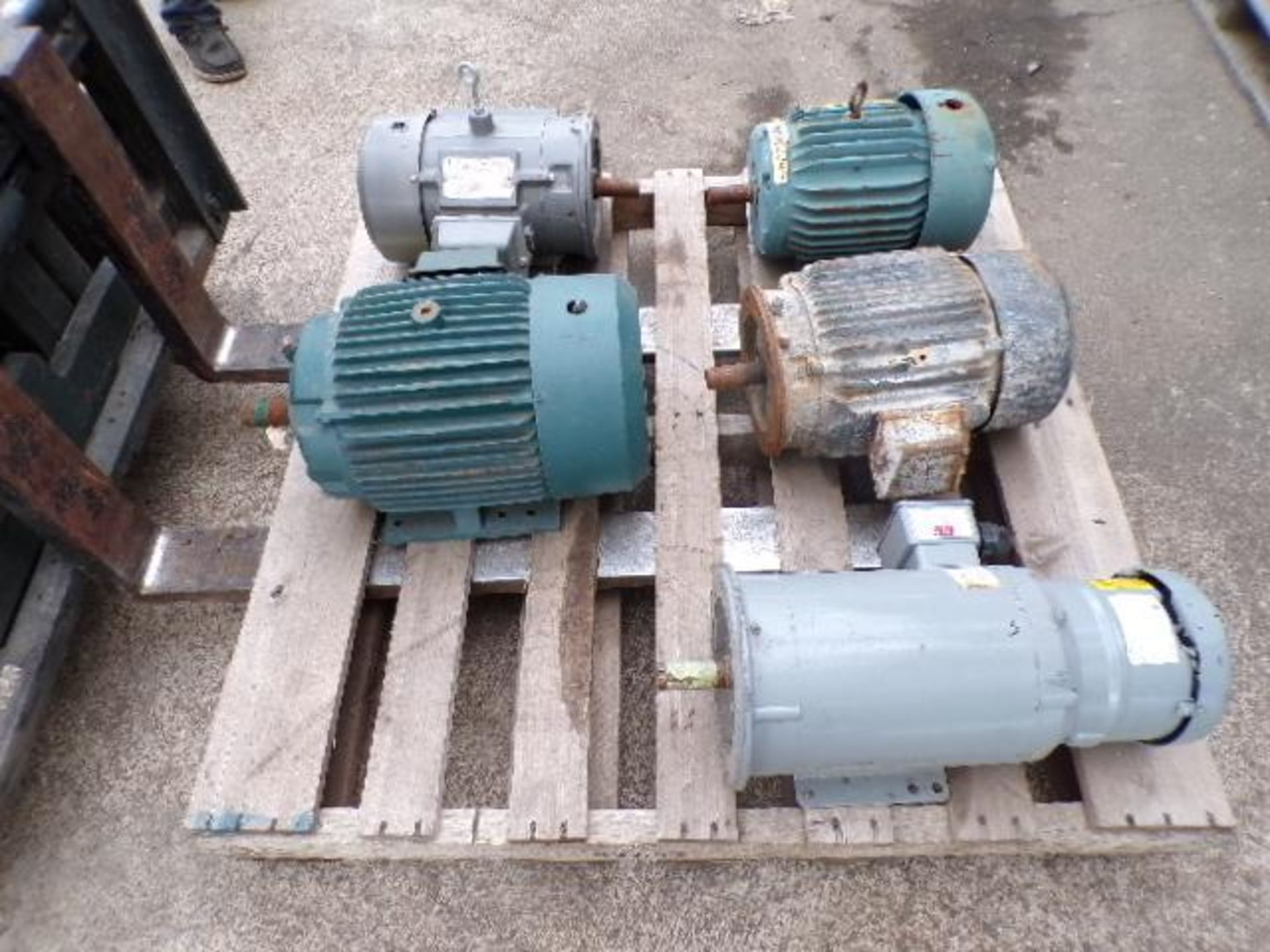 Pallet of (5) Assorted Electric Motors (Used) - Image 2 of 4