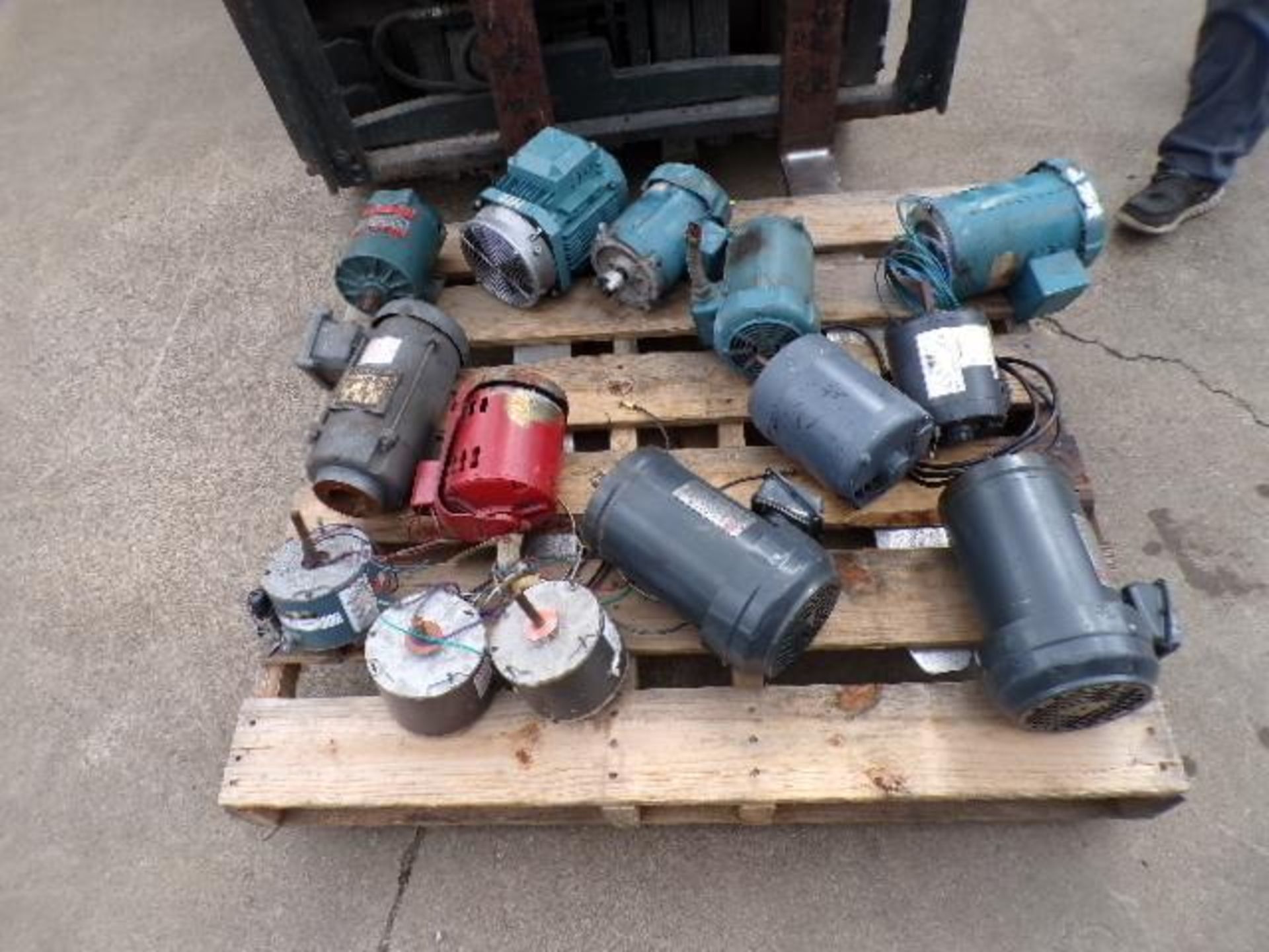 Pallet of (15) Assorted Electric Motors (Used) - Image 2 of 3