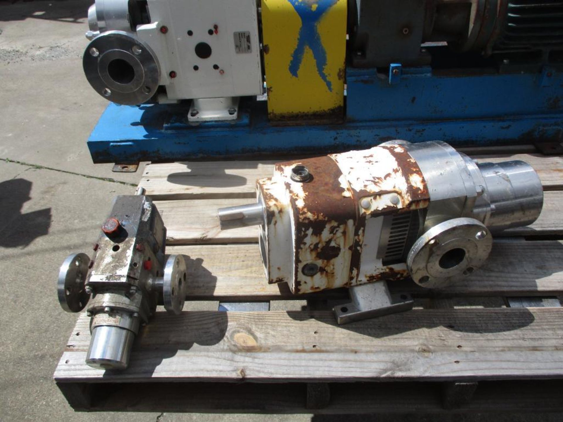 Wright Stainless 2-1/2" Lobe Pump, 10HP Motor, Wright 2" Stainless, Viking 1" Stainless - Image 2 of 4