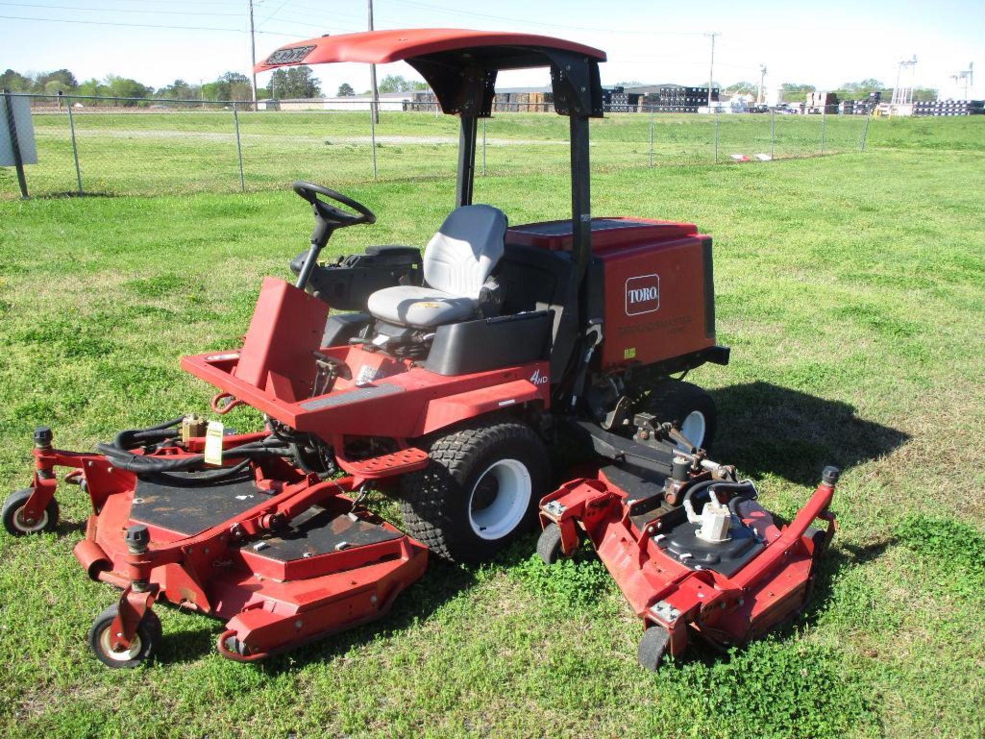 Toro Groundsmaster 4000-D 4-Wheel Drive 12' Bat-Wing Mower, Kubota Y2403-T 4-Cylinder Diesel Engine,