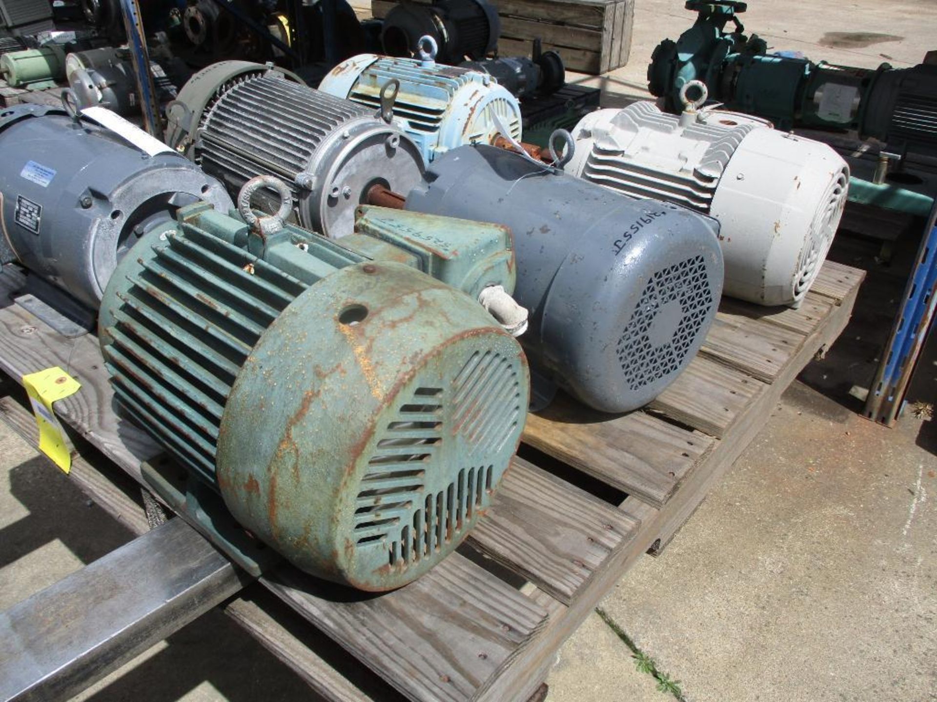 (6) Motors; (1) Toshiba, 10HP, 215T Frame, 460V, 1760 RPM, (1) Baldor, 10HP, 215TC Frame, 230-460V, - Image 4 of 4