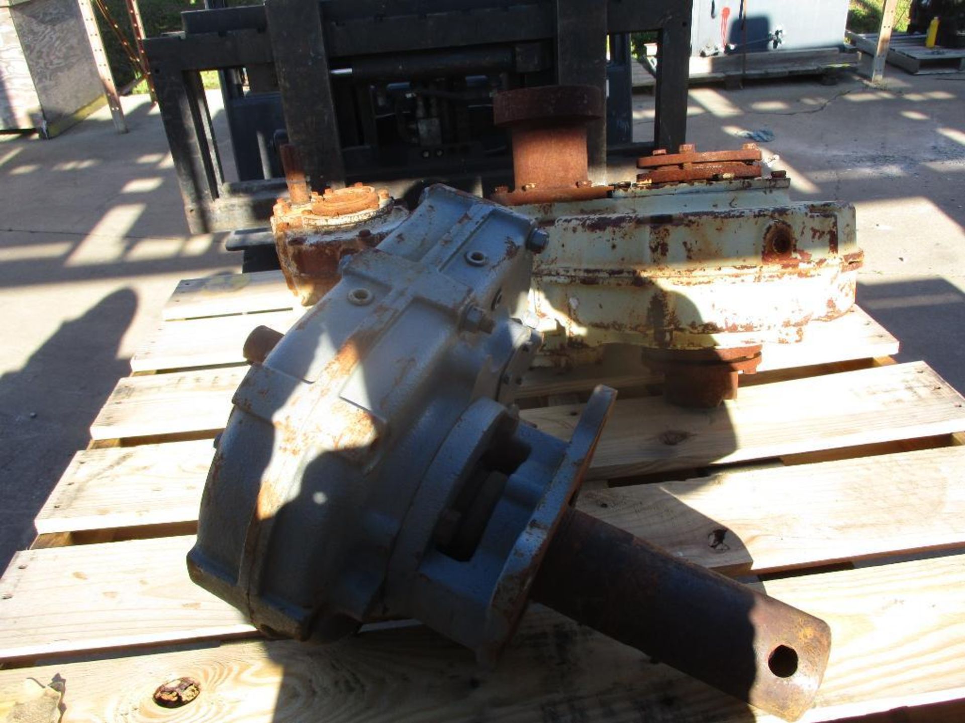 (3) Gearboxes, SMR Size 3, Ratio: 25/1, SMR6, (1) Torque Arm (No Tag) - Image 2 of 4