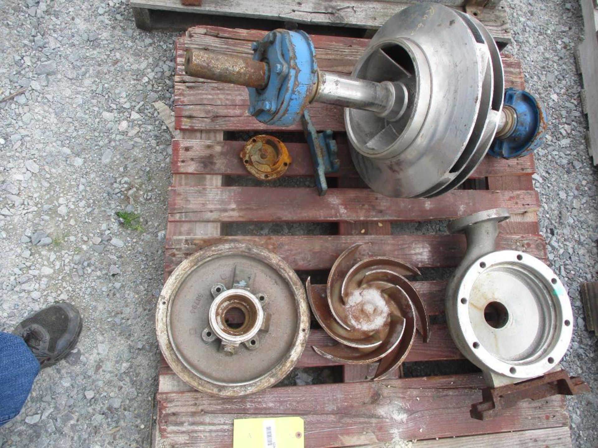 (1) Pallet of Goulds 316 Pump Parts
