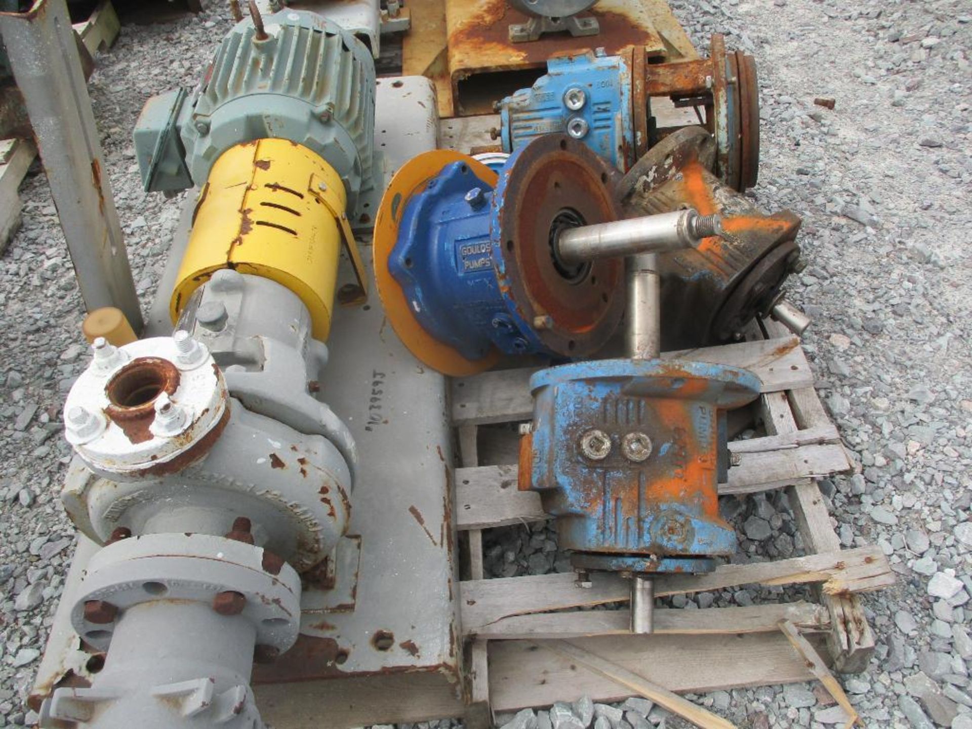 (1) Durco Pump w/ 7.5HP Motor & Misc. Goulds Pumps - Image 3 of 4