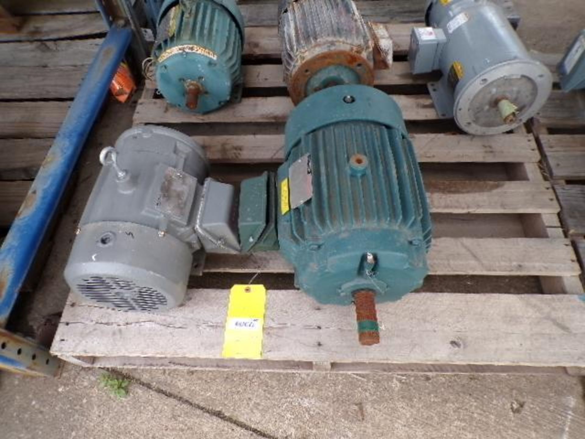 Pallet of (5) Assorted Electric Motors (Used)