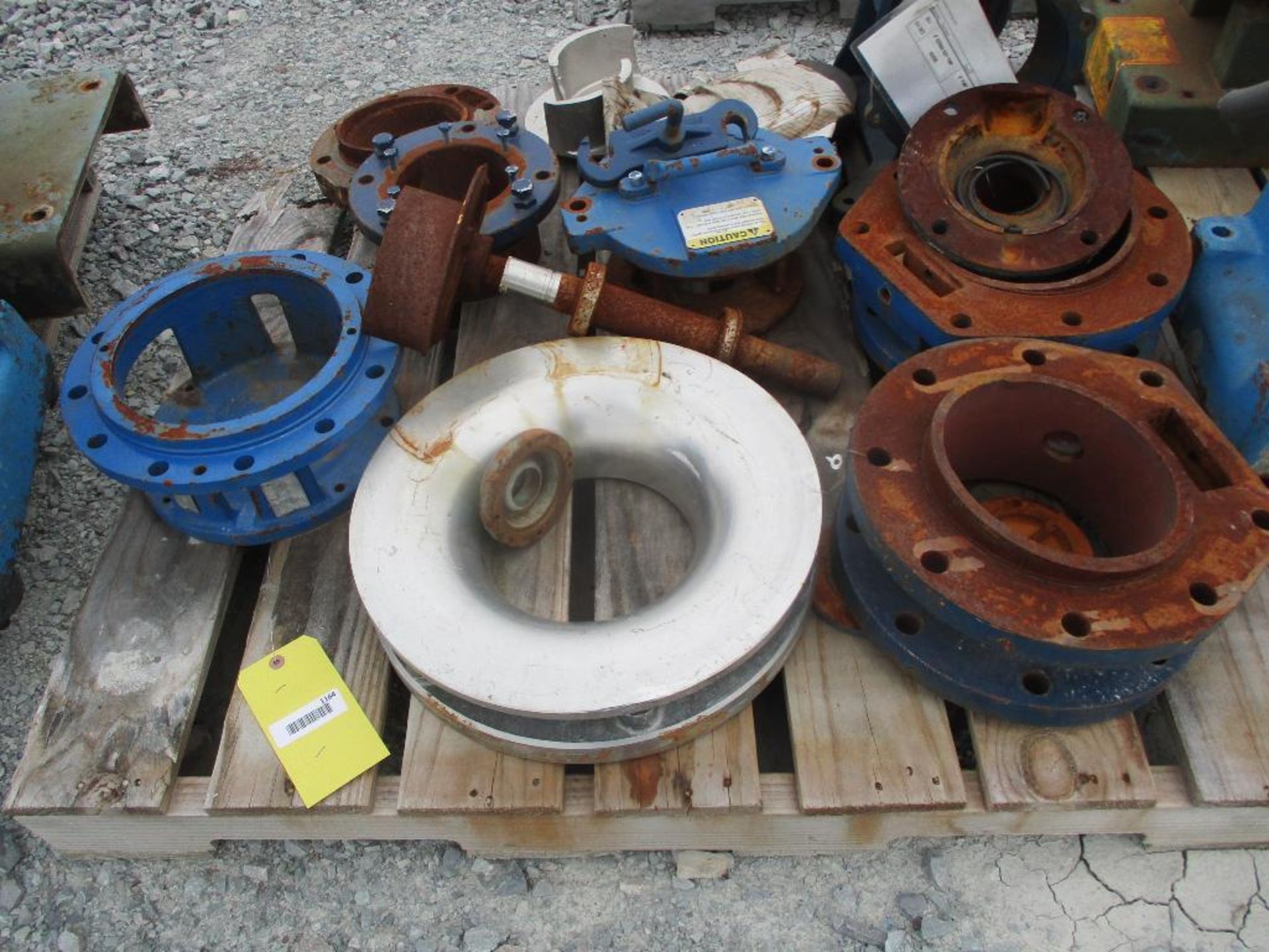 (1) Pallet of Misc. Pump Parts - Image 2 of 3