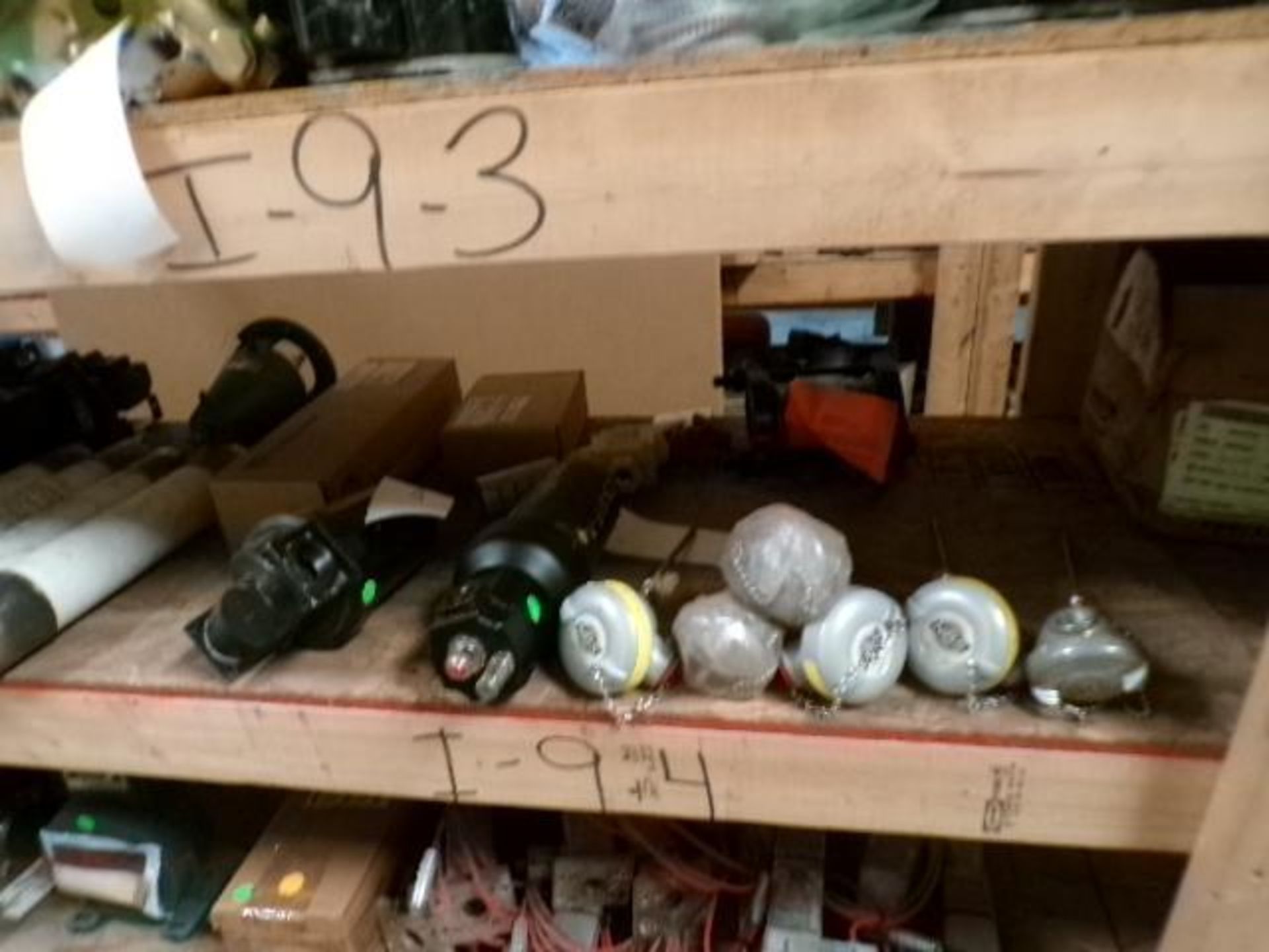 Contents of Shelf I-8-4-I-9-4; EV, Fuses, Regulators, Parker Video Set, Thermo Coupling, Starter, Al - Image 3 of 6