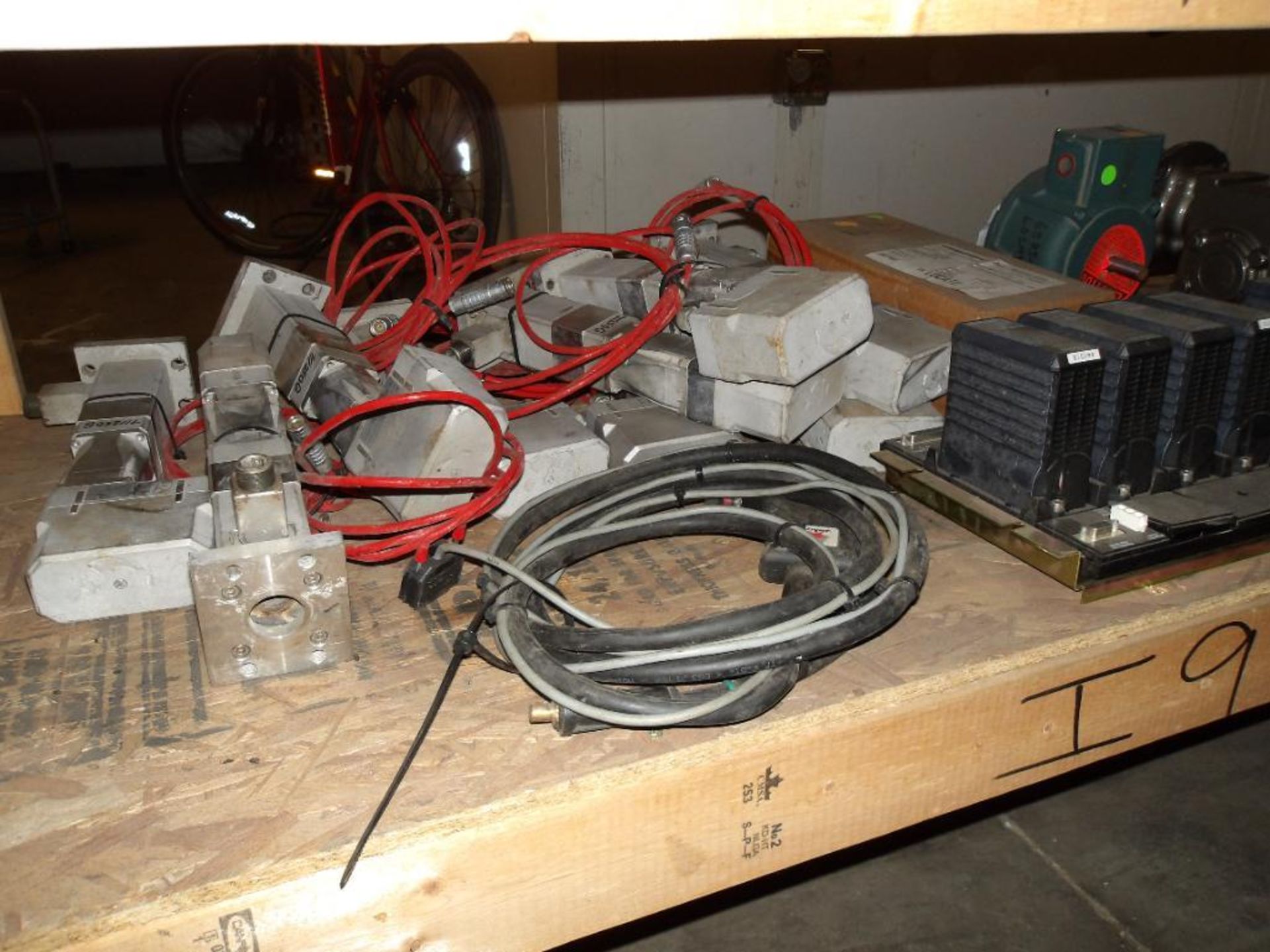 Contents of Shelf I-8-5-I-9-5; Electric Motors, Hydraulic Pump, Gearbox, Vogt Valves, Vibco, Foxboro - Image 10 of 11