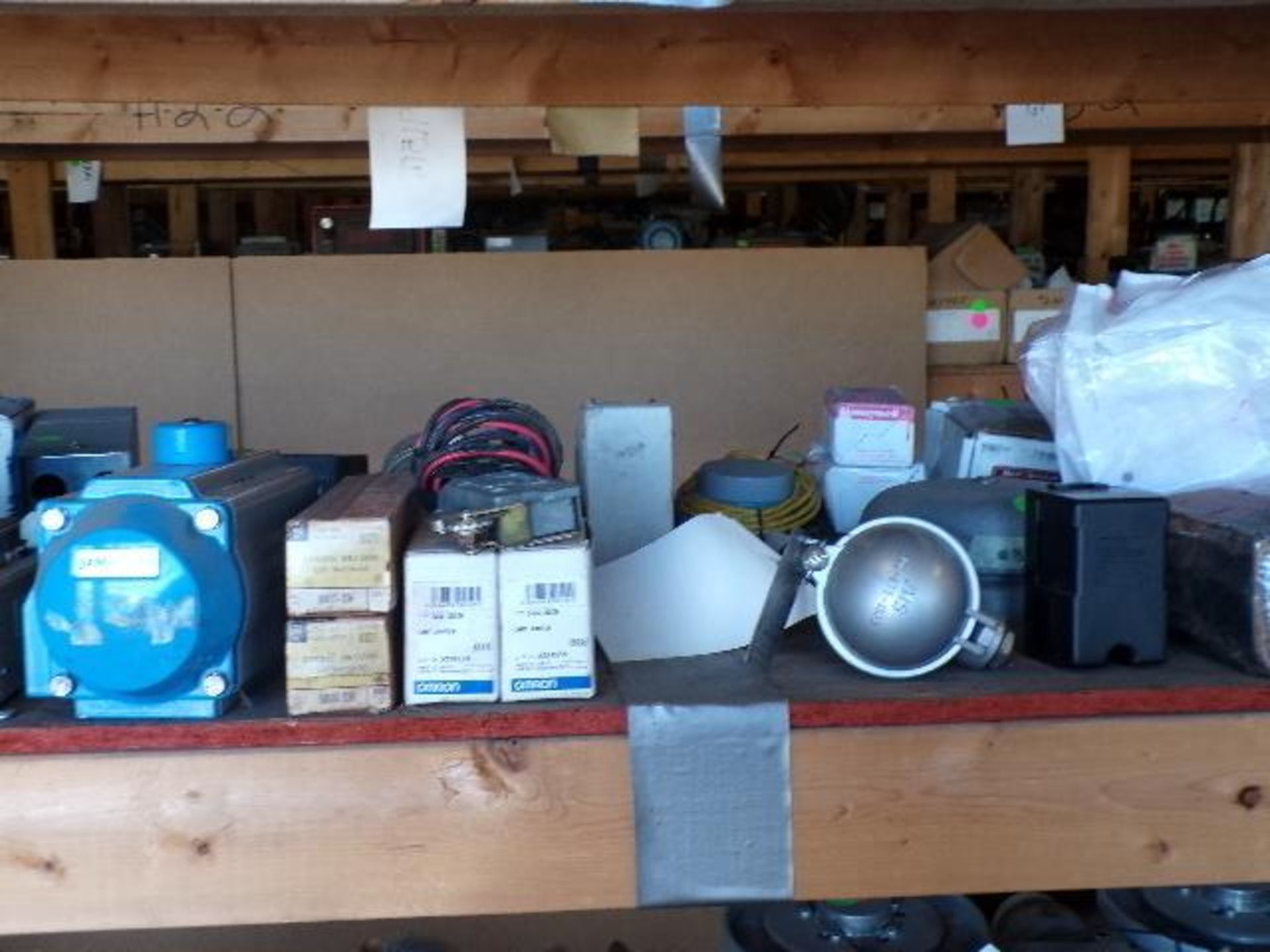 Contents of Shelf I-2-3-I-3-3; Breakers, Micro Switch Allen Bradley, Siemens Omron, Honeywell, Mac, - Image 2 of 6