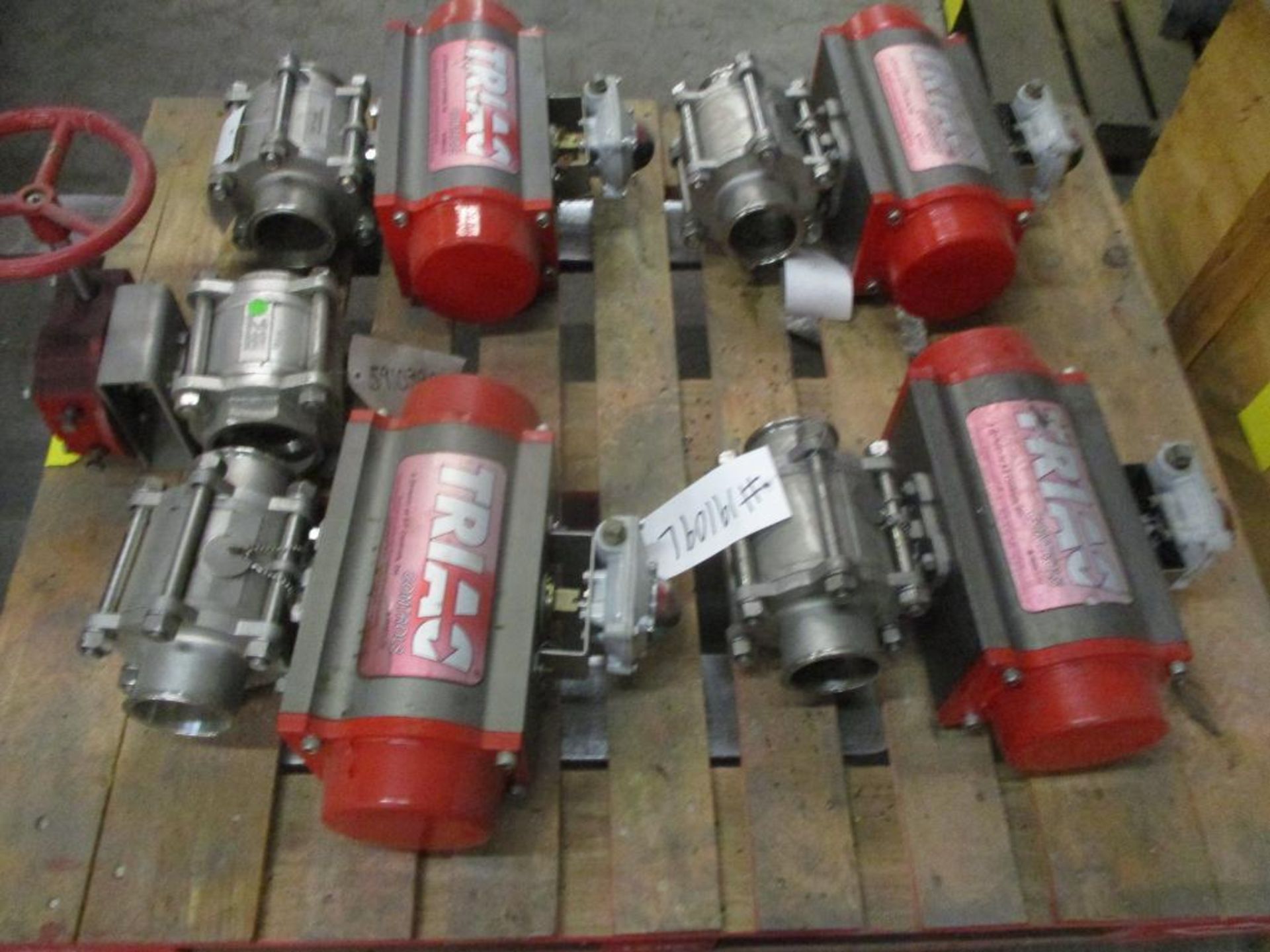 Pallet of (4) Triad Actuator Valves & (1) Bray Actuator Valve (Used) - Image 2 of 3