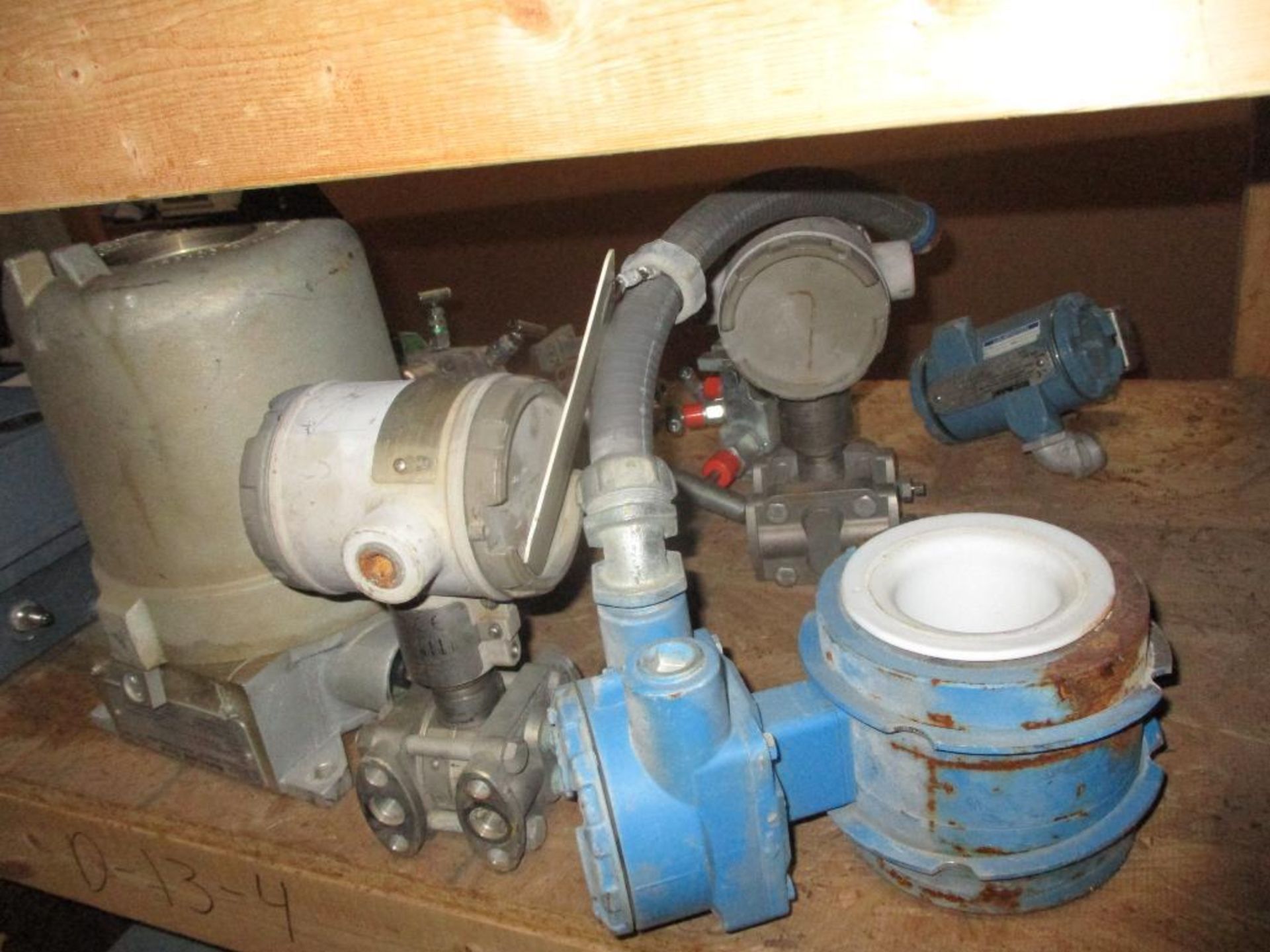 Contents of Shelf D-13-4 & D-13-5; Hydraulic Pumps, Rosemount Transmitters, Hydraulic Valves, Square - Image 6 of 6