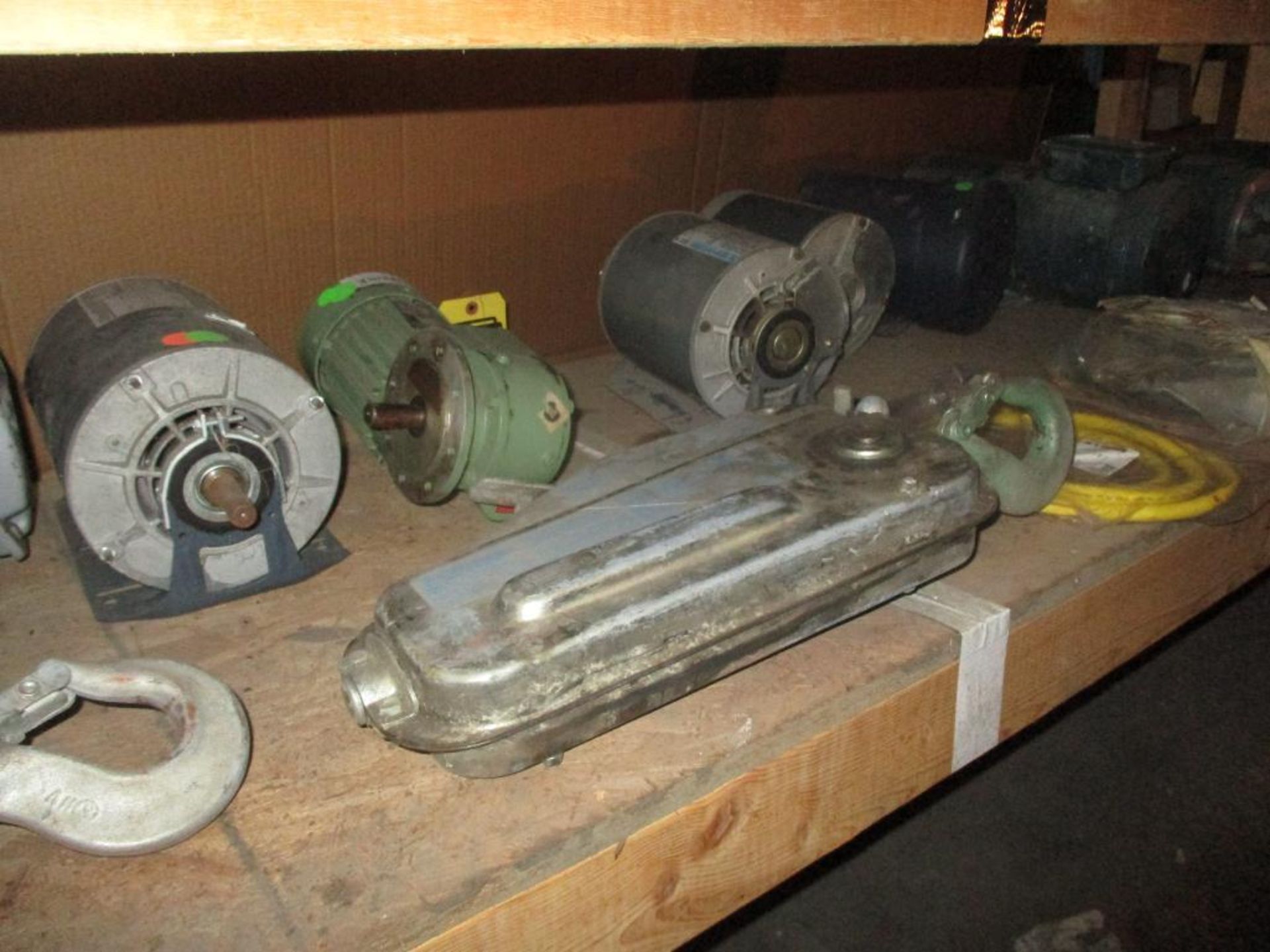 Contents of Shelf E-3-5 & E-4-5; (10) Electric Motors, Leeson, Reliance, Marathon, Siemens, Baldor, - Image 5 of 12