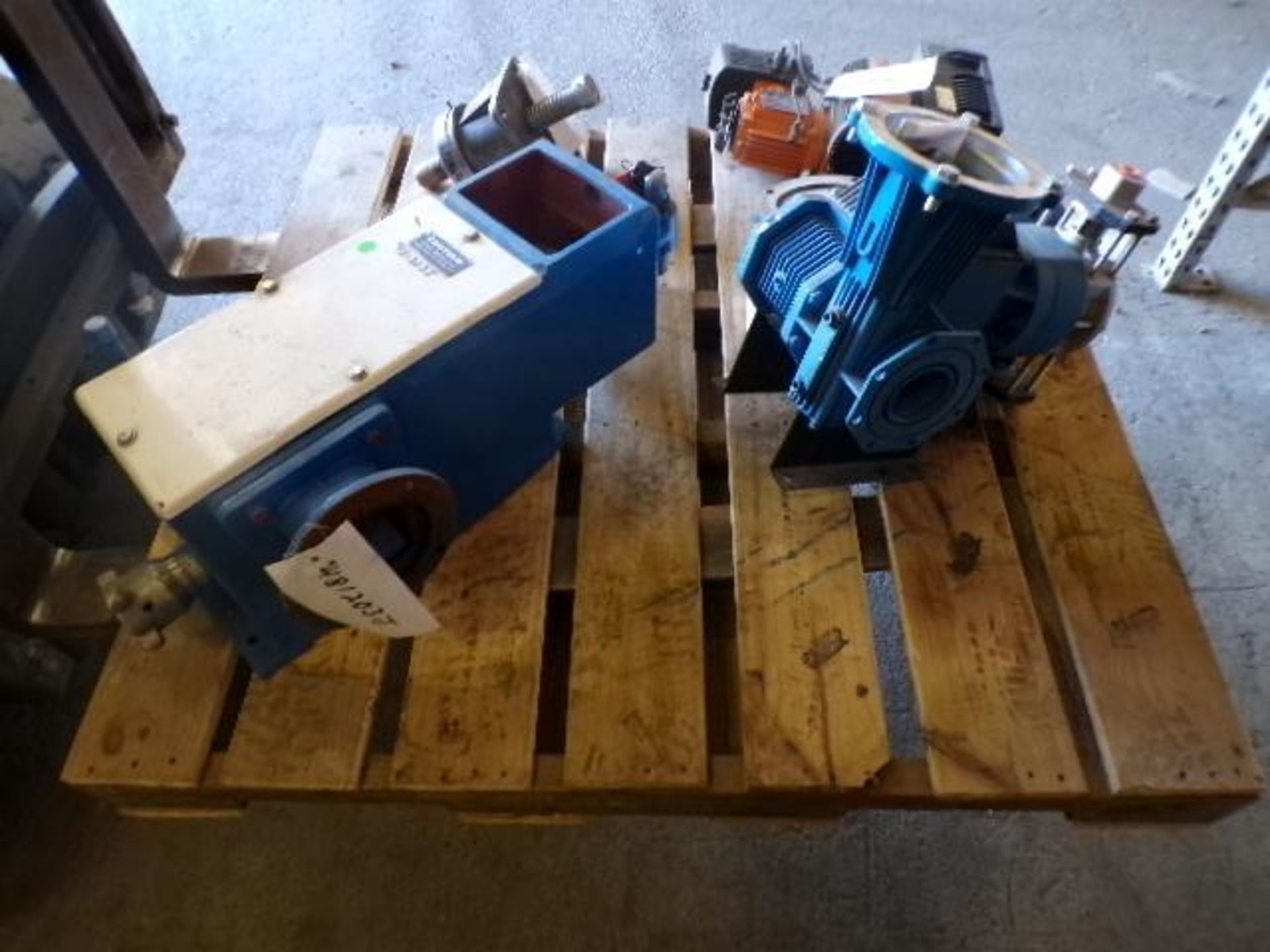 Variety of Pumps & Pump Parts (Used) - Image 3 of 3