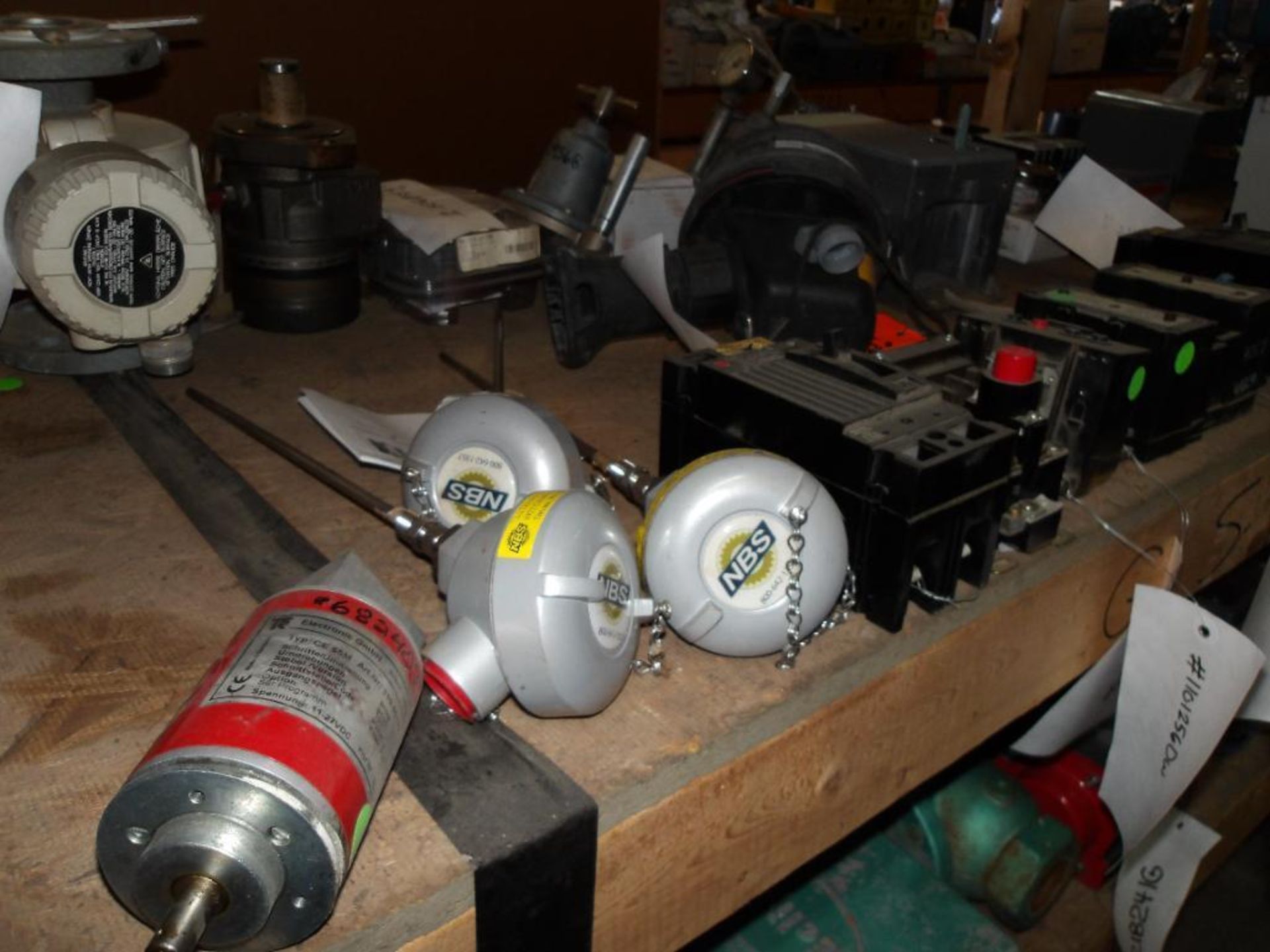 Contents of Shelf G-5-4; Siemens, Regulators, Flow Tube, Hydraulic Gear Motor, Gauges, Allen Bradley - Image 7 of 12