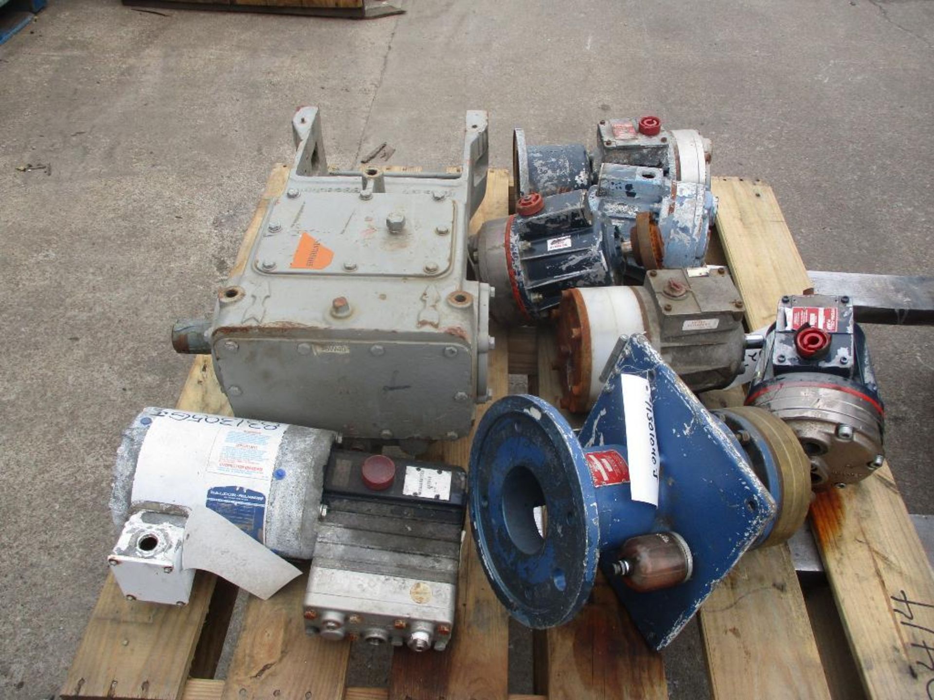 Hydracells, D10, D12, Hydracell M03, Tri-Plex Pump (No Tag) - Image 2 of 4