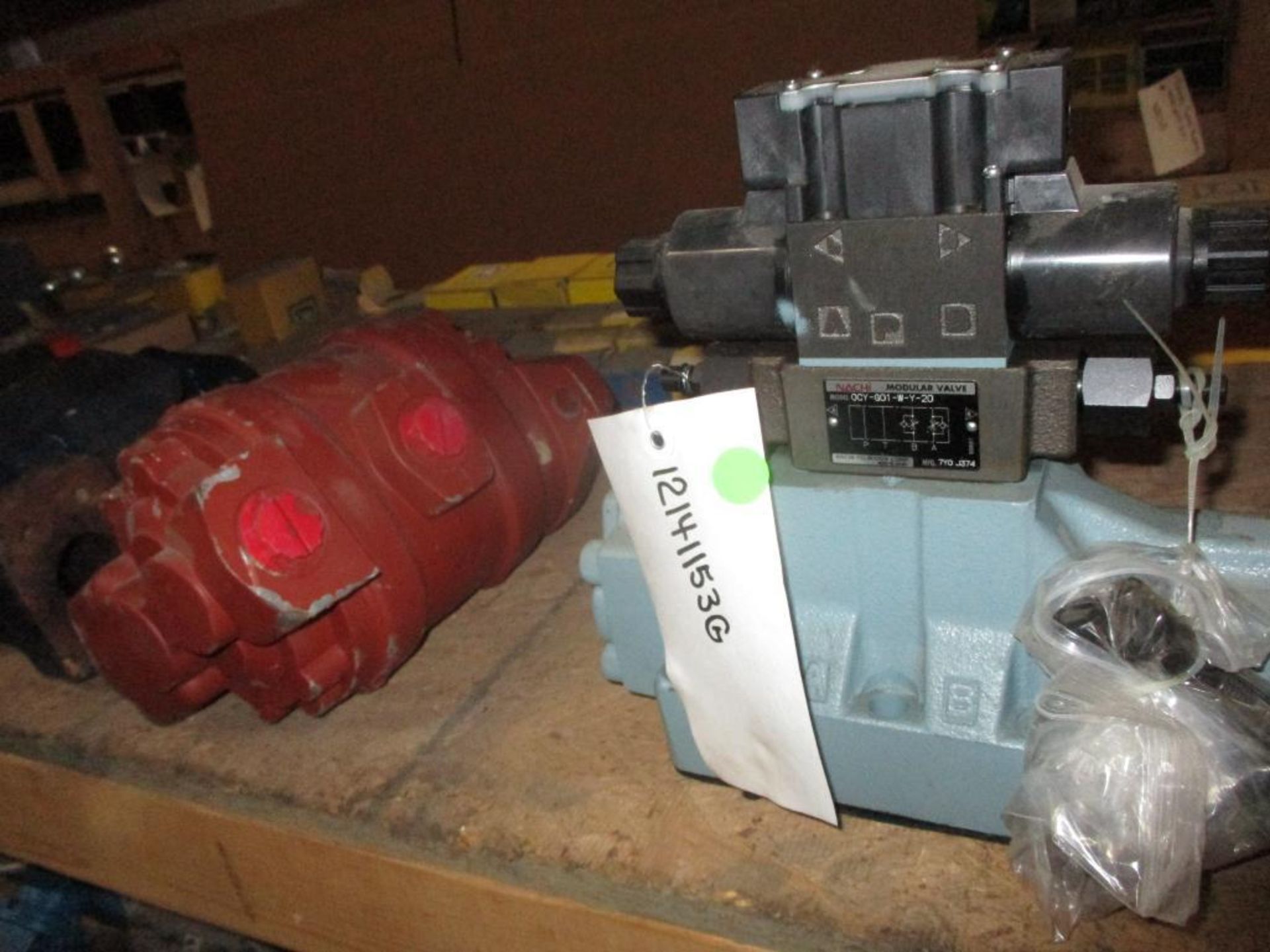 Contents of Shelf D-13-4 & D-13-5; Hydraulic Pumps, Rosemount Transmitters, Hydraulic Valves, Square - Image 3 of 6