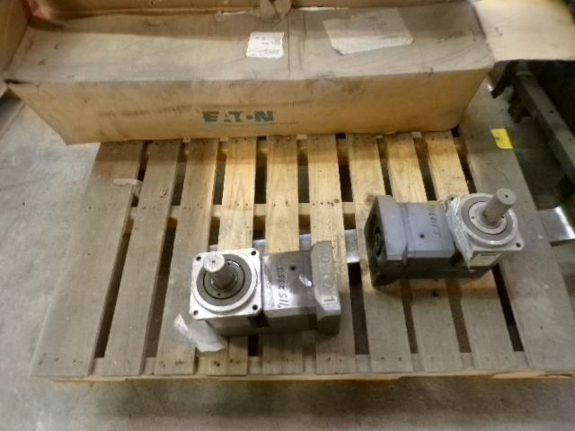 (2) Right Angle Gear Boxes, (1) Air Cylinder - Image 2 of 3