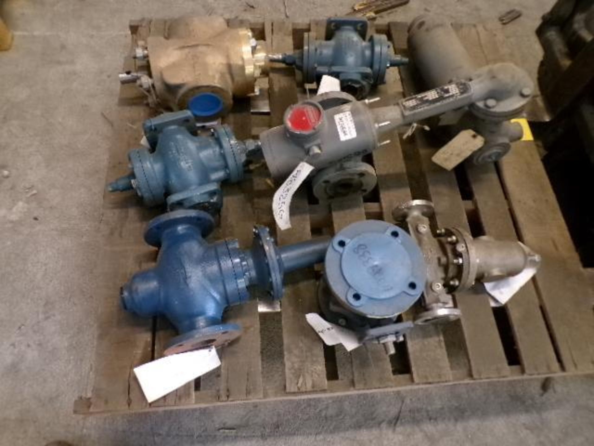 Pallet of Assorted Valves; Regulators, Ball Valves & (1) Fisher Valve - Image 3 of 3