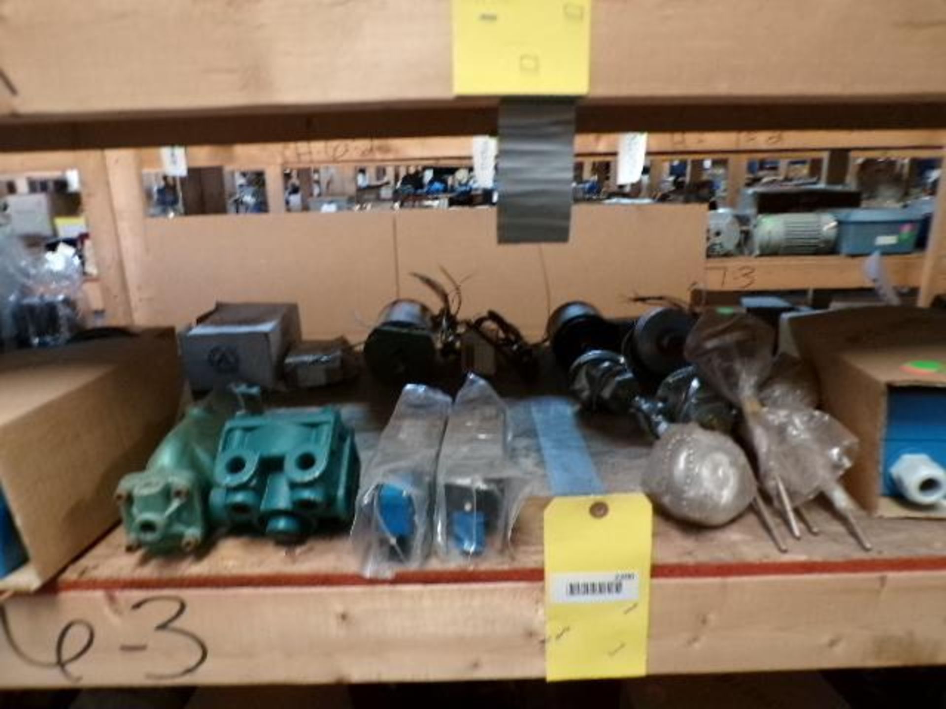 Contents of Shelf I-6-3-I-7-3; Flygt Controllers, Air Valves, Relays, Breakers, Thermo Couplings, St - Image 2 of 6