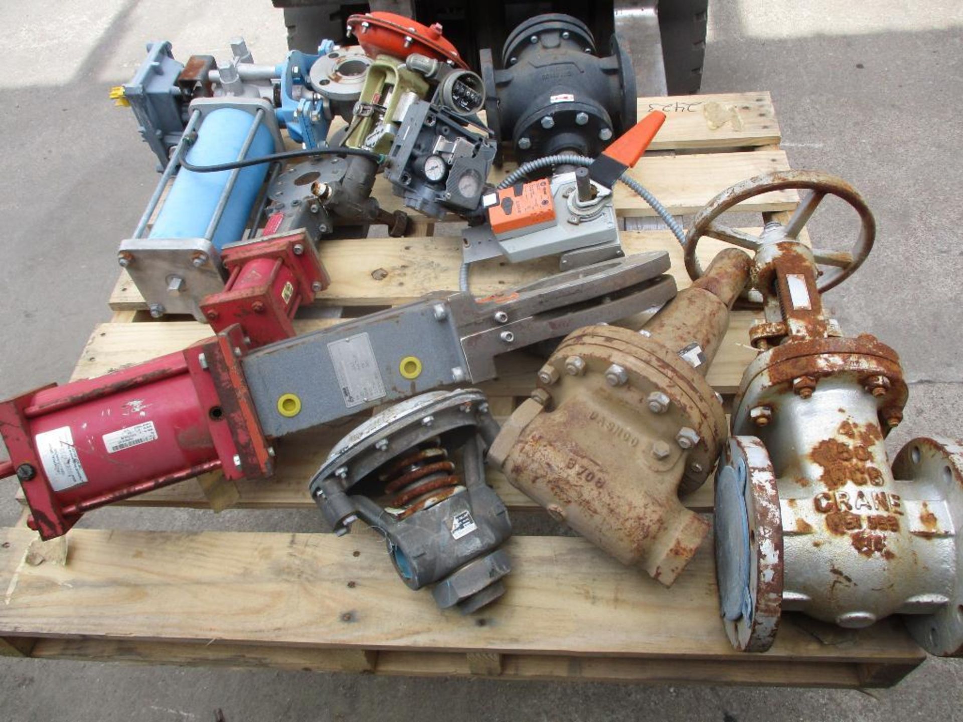 Valves, Jamesbury, Regulators, Gate Valves - Image 3 of 4