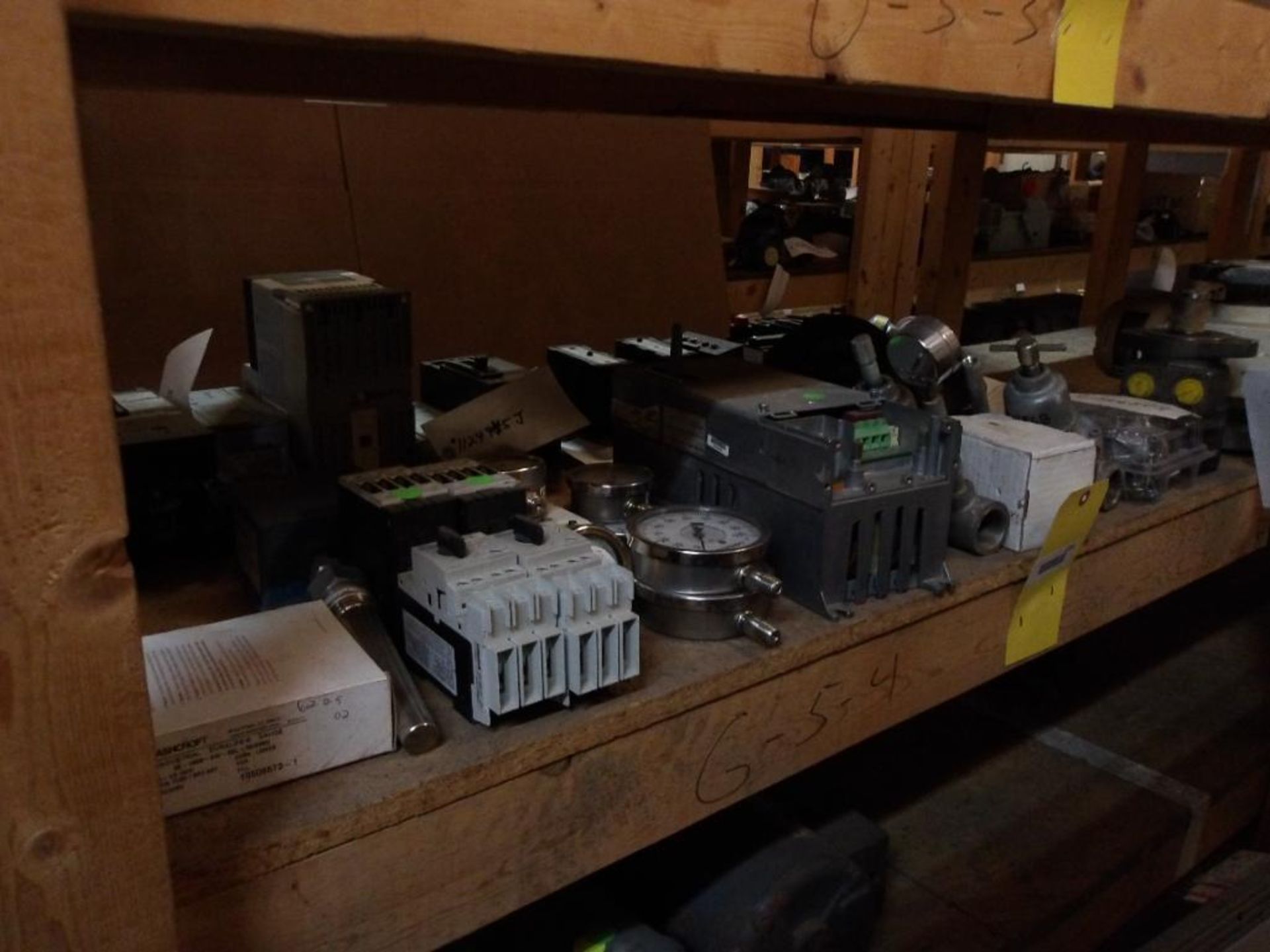 Contents of Shelf G-5-4; Siemens, Regulators, Flow Tube, Hydraulic Gear Motor, Gauges, Allen Bradley - Image 3 of 12