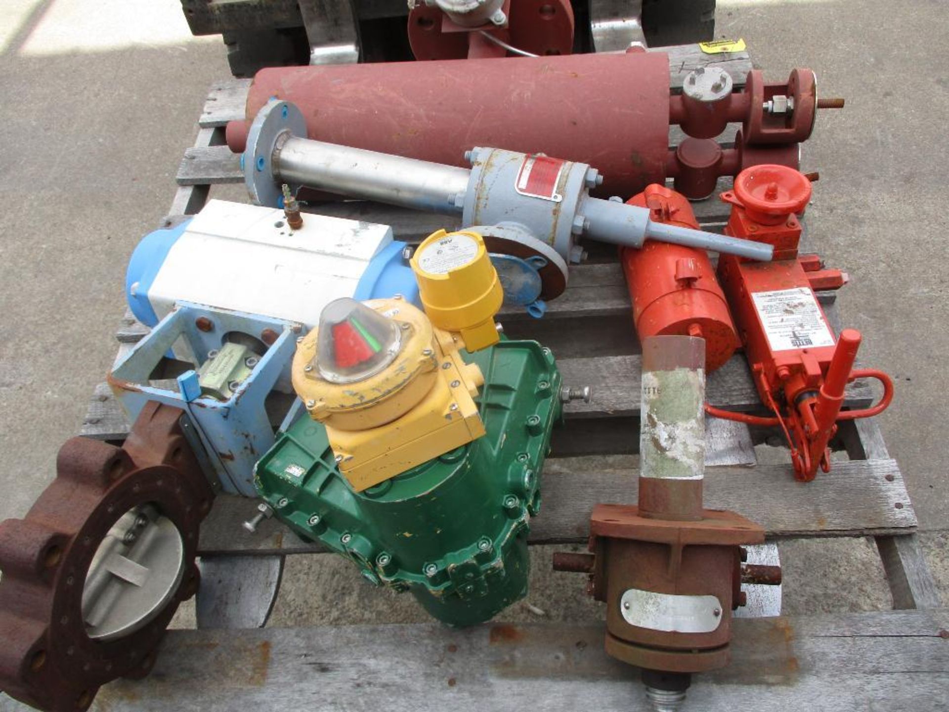 Actuators, Steam Valve, Bettis Manual Override, Butterfly Valve - Image 3 of 4
