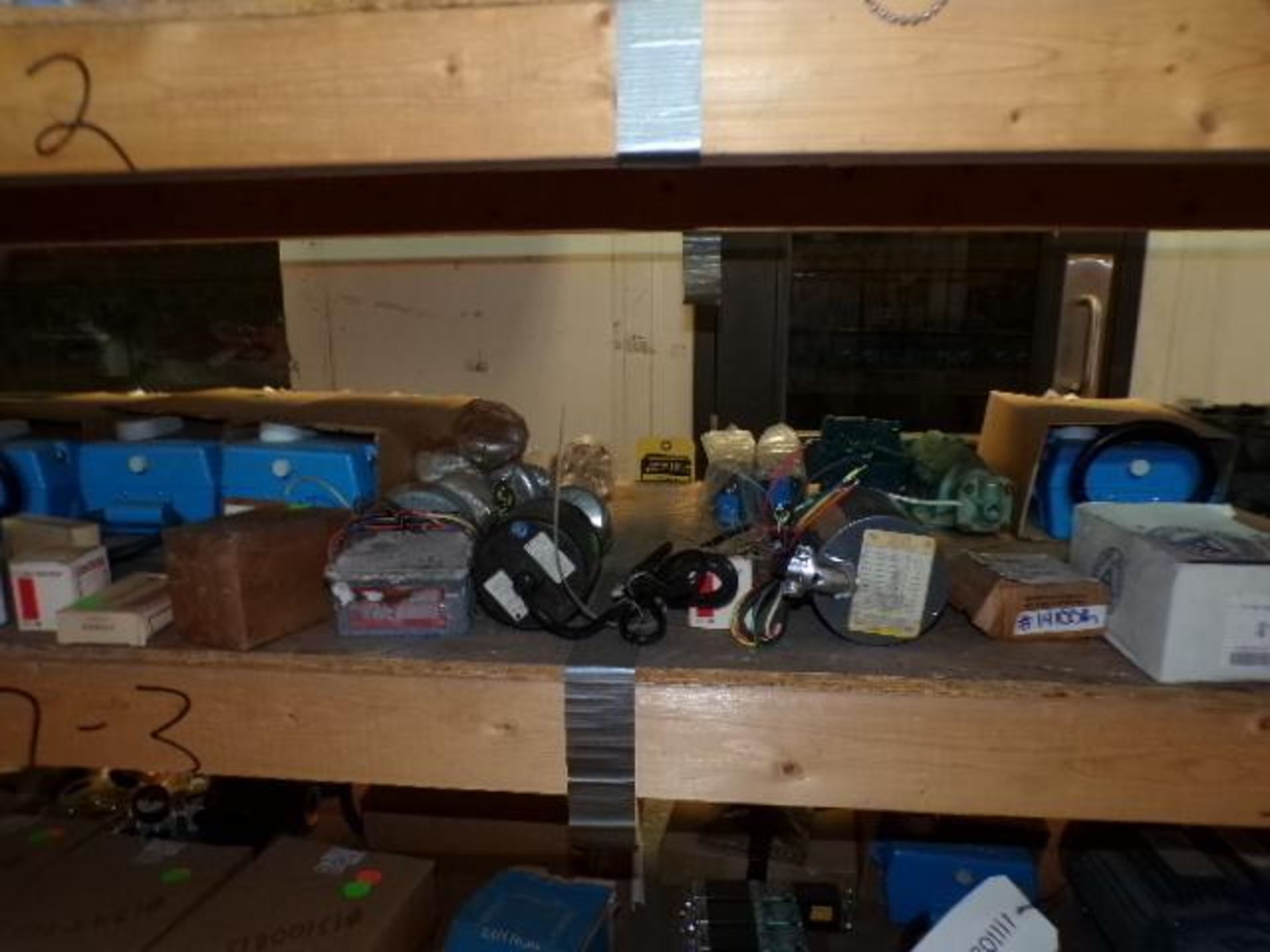 Contents of Shelf I-6-3-I-7-3; Flygt Controllers, Air Valves, Relays, Breakers, Thermo Couplings, St - Image 5 of 6