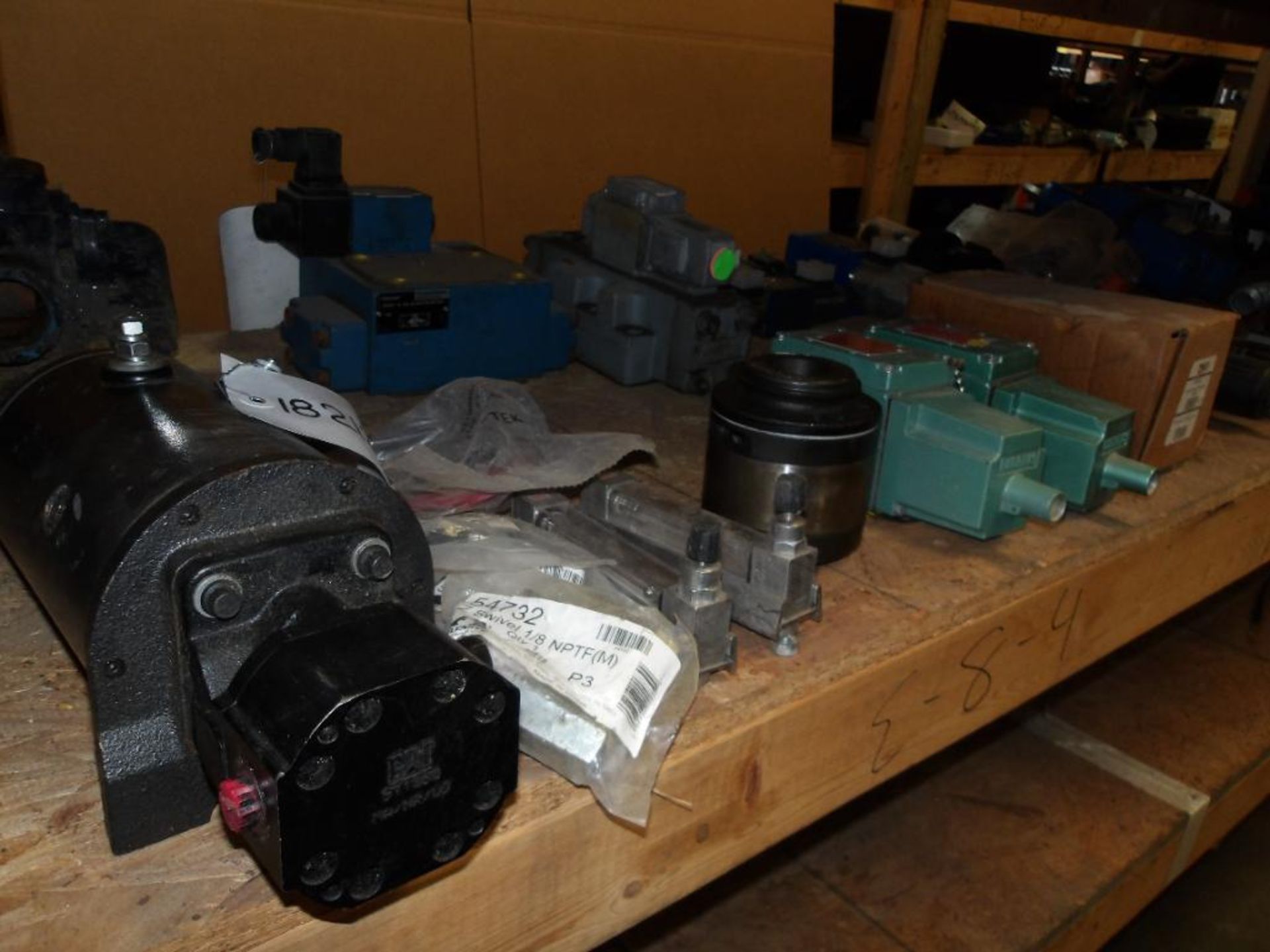 Contents of Shelf E-7-4 & E-8-4; Viking Pump, Rexroth Valves, Moyno Pump, Parker Valves, Abex, Numat - Image 4 of 6