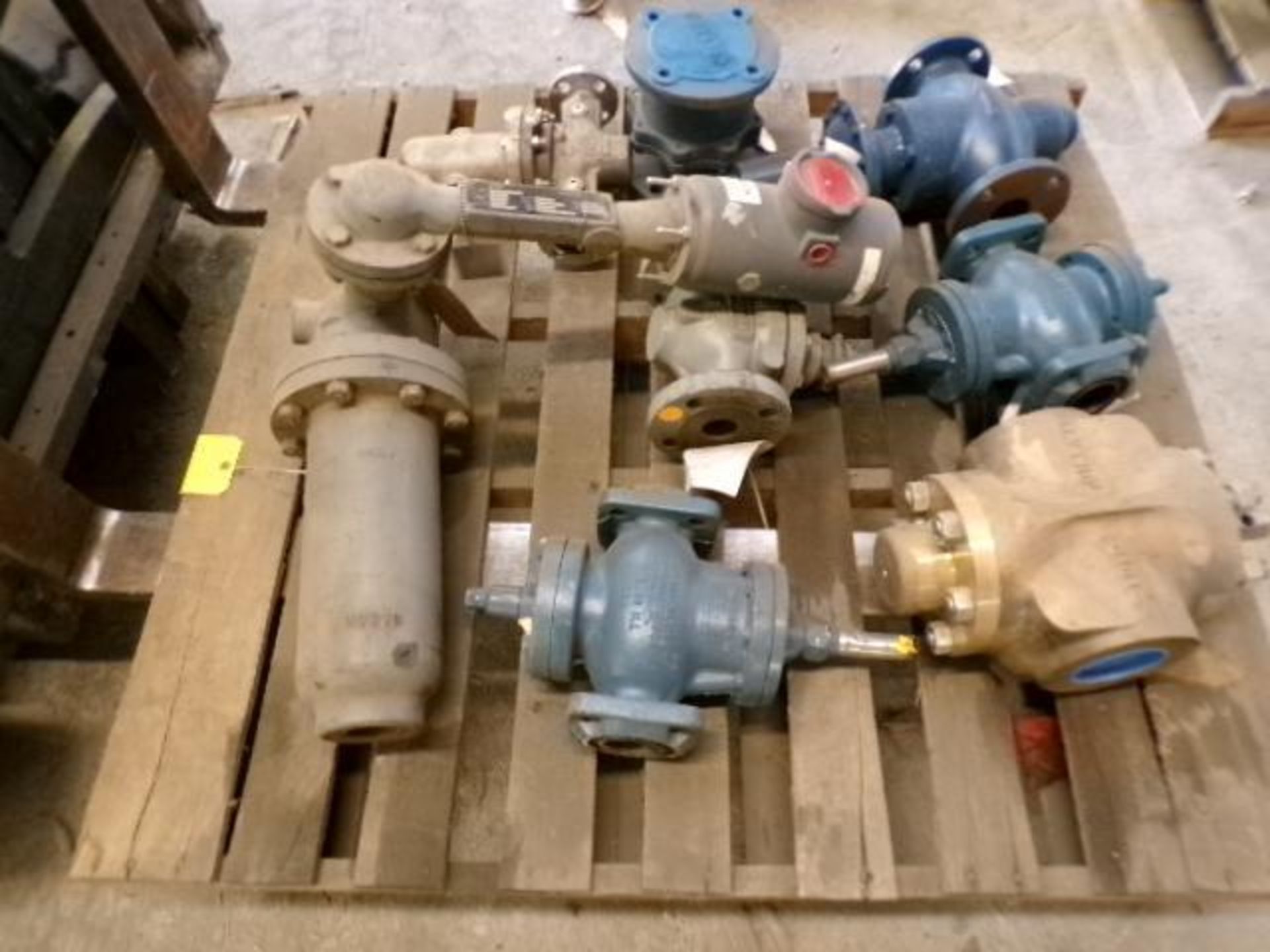 Pallet of Assorted Valves; Regulators, Ball Valves & (1) Fisher Valve