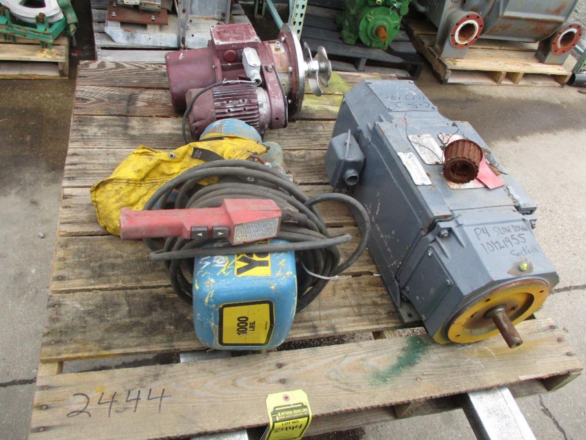 Reliance 5HP D-C Motor, Transmitter, Yale Hoist, 1,000 LB.