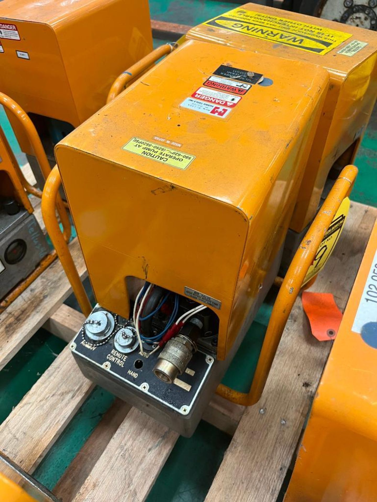Husky Tools Hydraulic Pump, 3/4 HP, 10,000 PSI Max. Pressure, Model R-14EA - Image 2 of 2