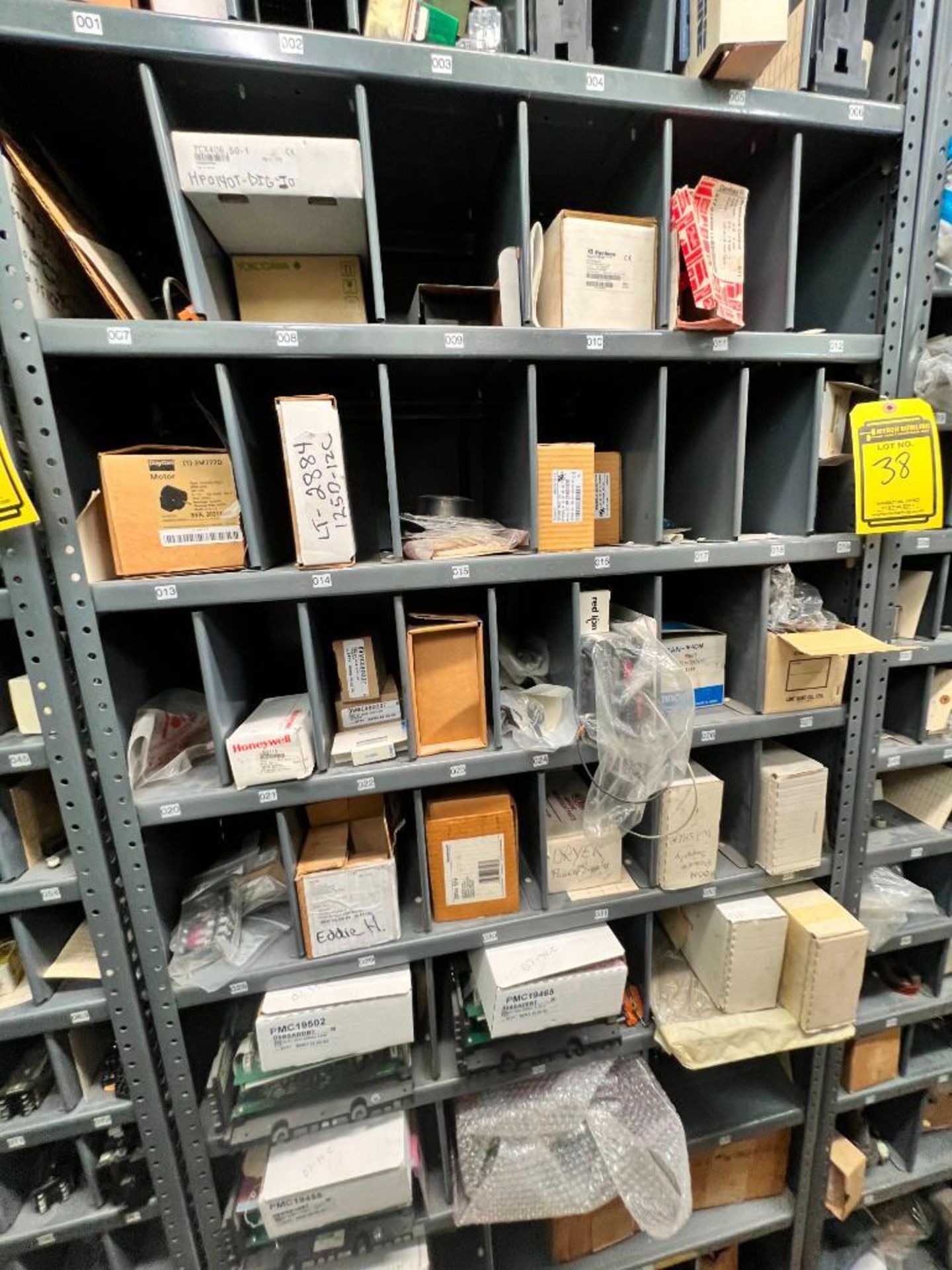 (28) Shelves of Assorted Parts, VERY LARGE LOT Consisting of MRO, Drives, Valves, PLC, Nuts, Bolts, - Bild 42 aus 67