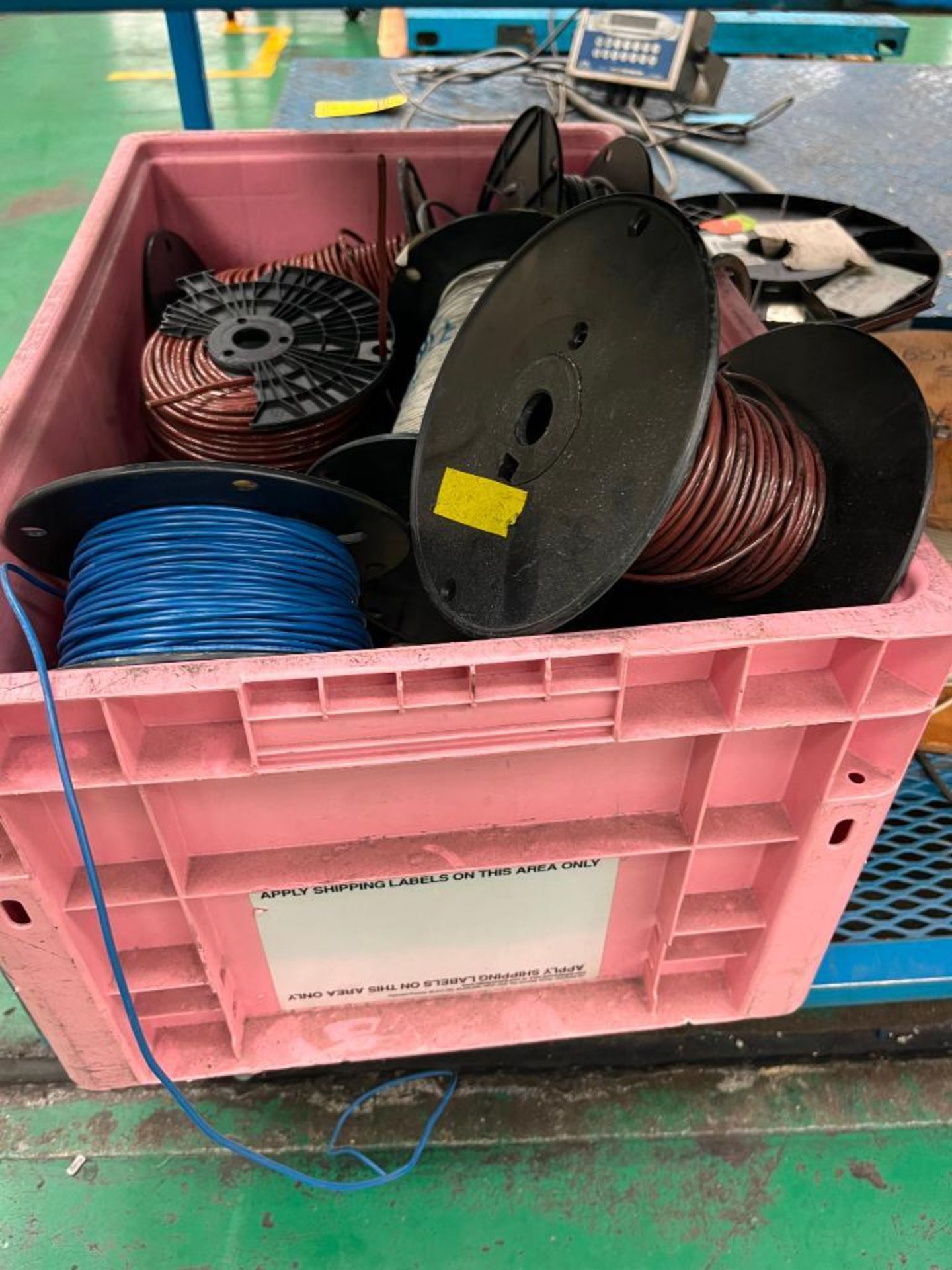 Wire Cart Full of Insulated Low Voltage Electrical Wire - Bild 3 aus 9