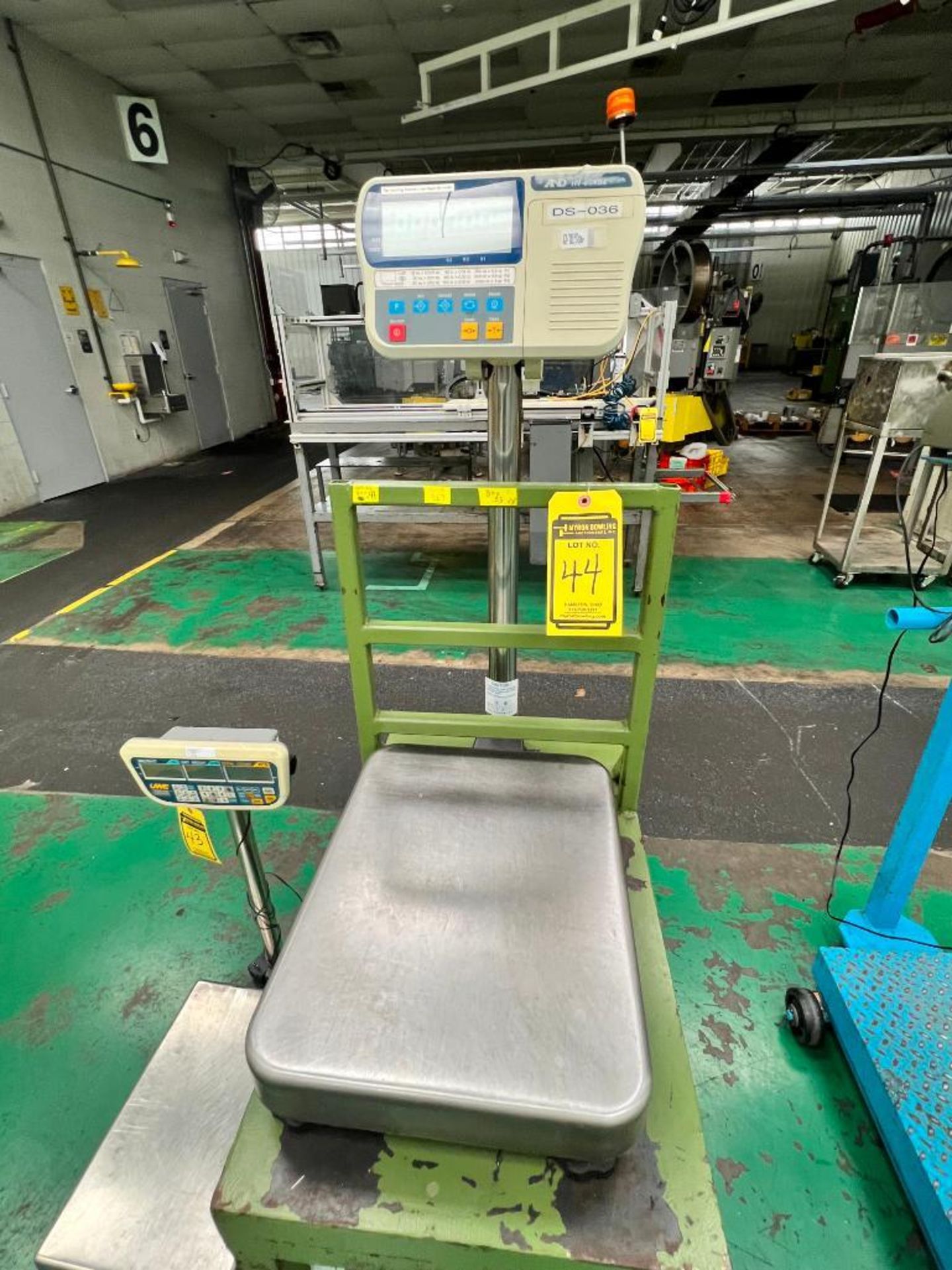 AND Digital Scale, Model HV-60KGL, S/N EM7300510, on Rolling Cart - Image 2 of 3