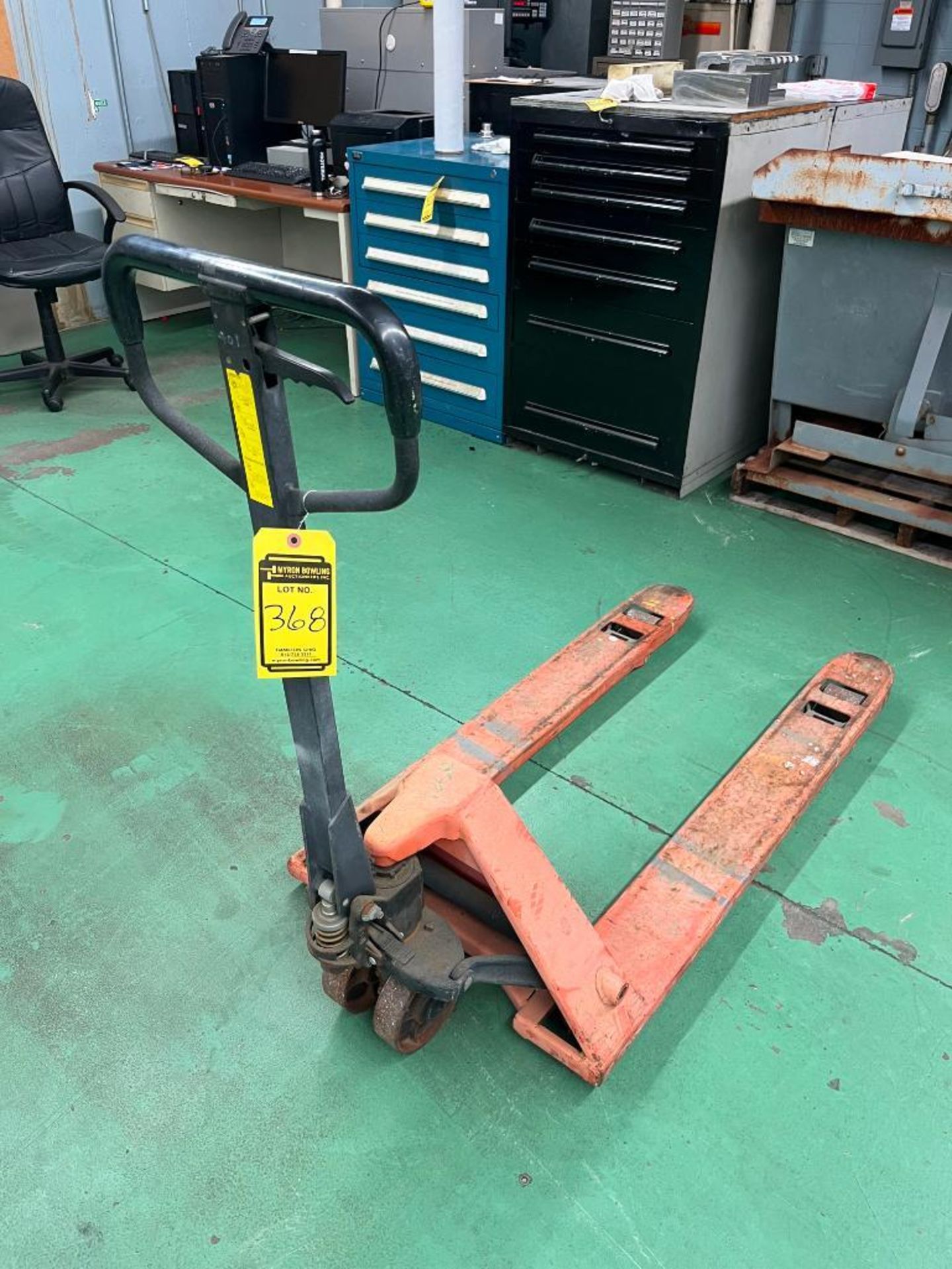 5,000 LB. Pallet Jack