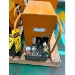 Husky Tools Hydraulic Pump, 3/4 HP, 10,000 PSI Max. Pressure, Model R-14EA