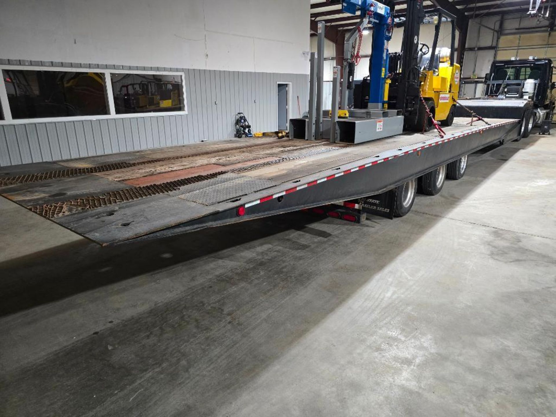 2011 Landoll Tri-Axle Traveling Axle Tilt Bed Trailer, Model 455, 43' Deck, 3'3" Tall Deck, Power Sp - Image 2 of 11